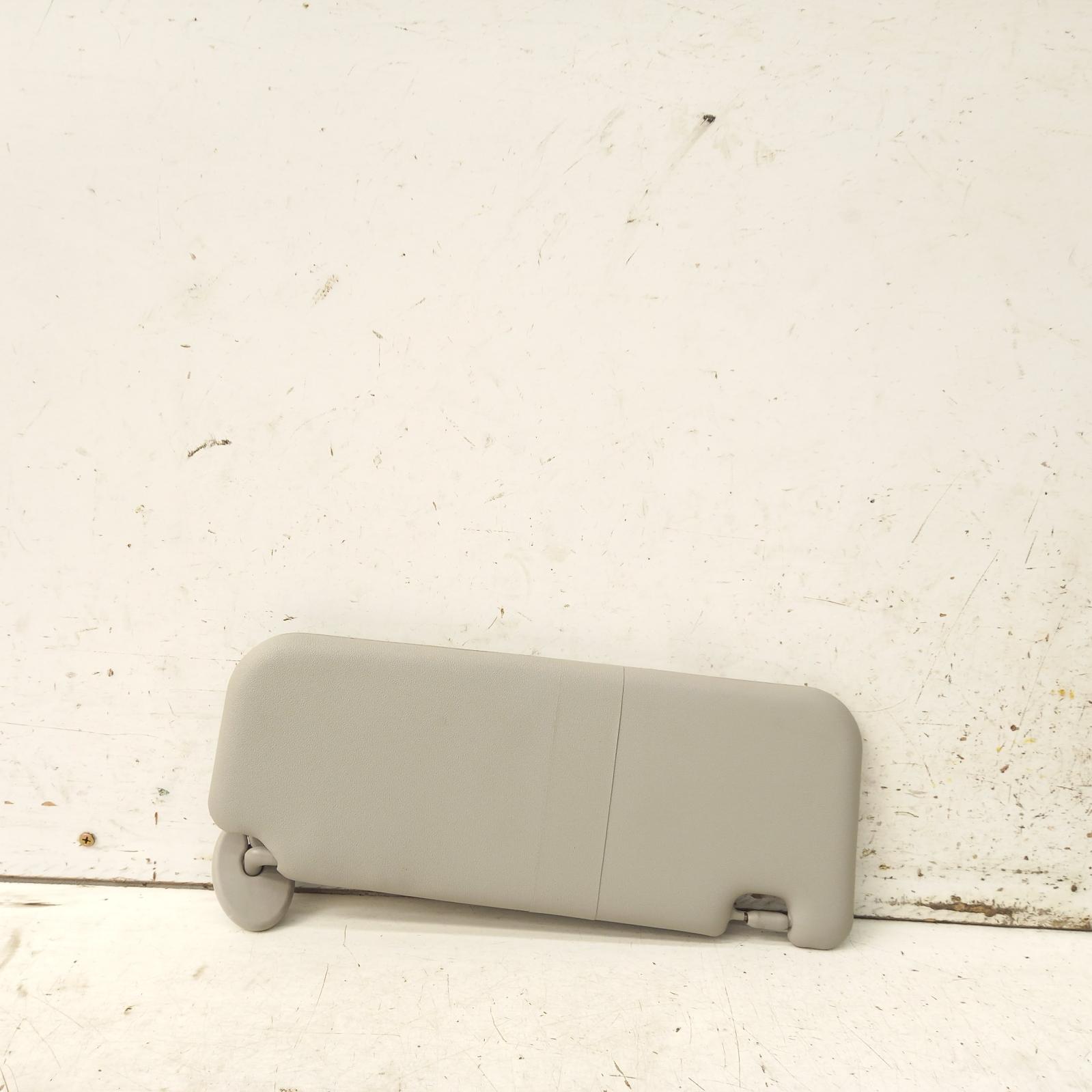 View Auto part Sunvisor Toyota Hilux 2018