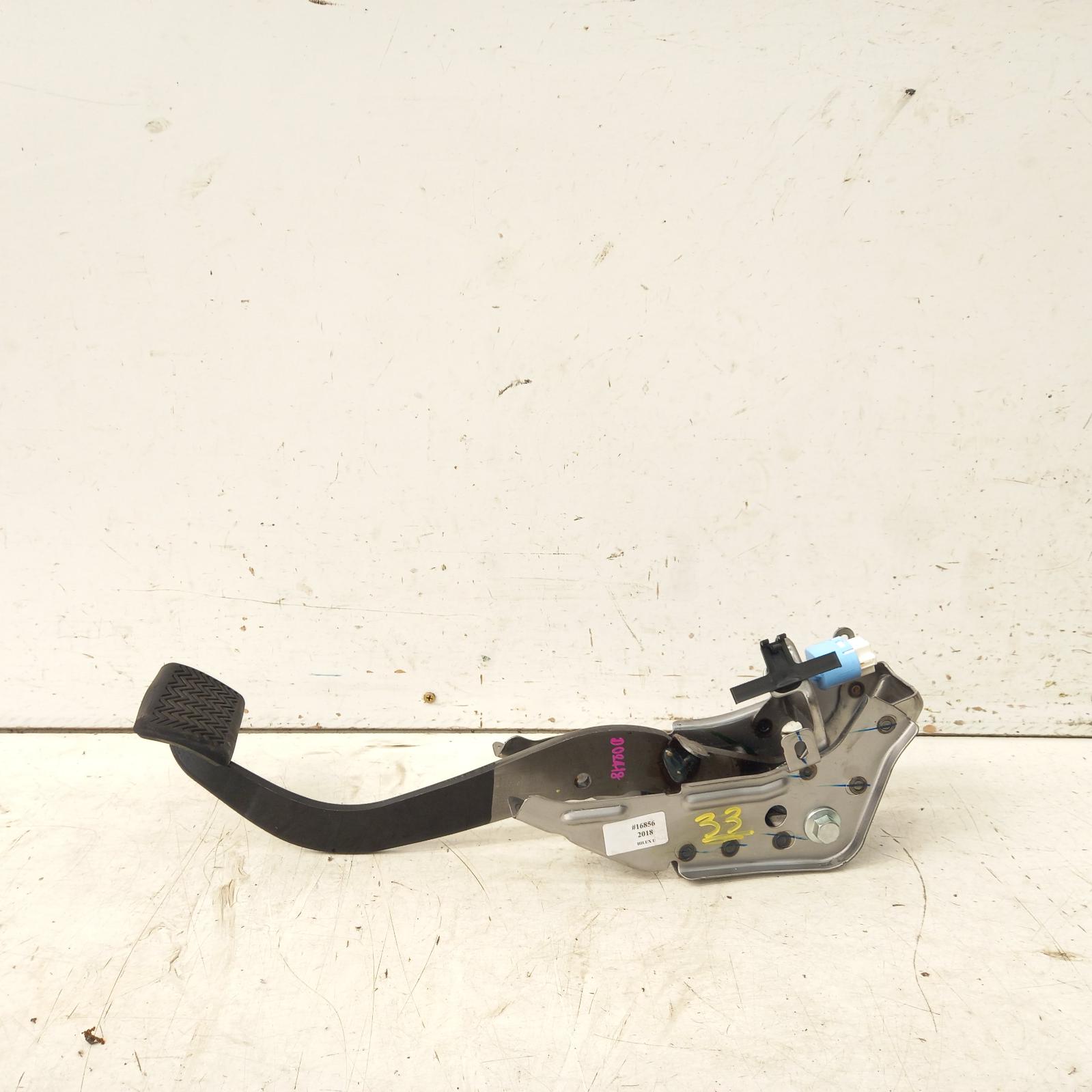 View Auto part Pedal Assembly Toyota Hilux 2018