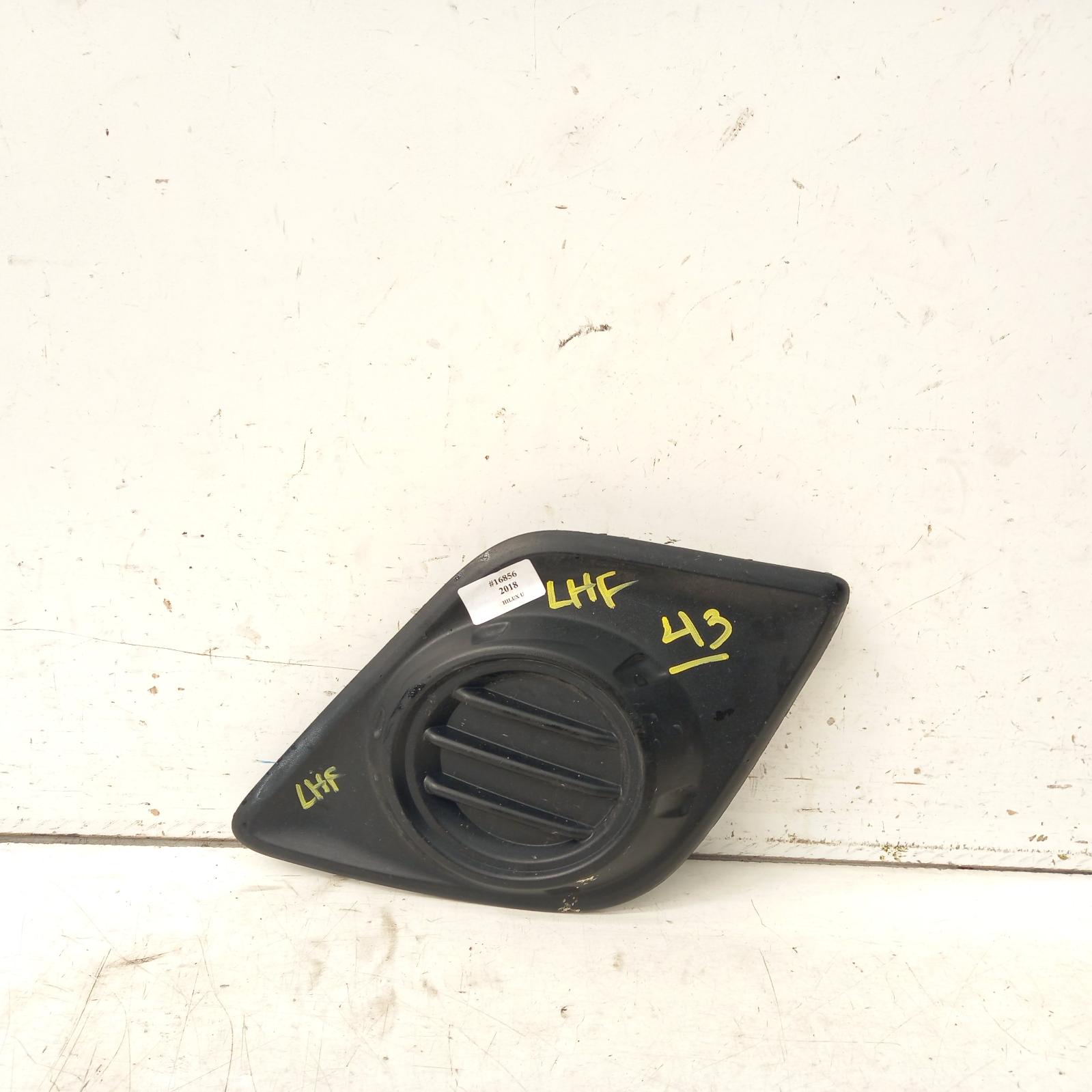 View Auto part Left Indicator/Fog/Side Toyota Hilux 2018