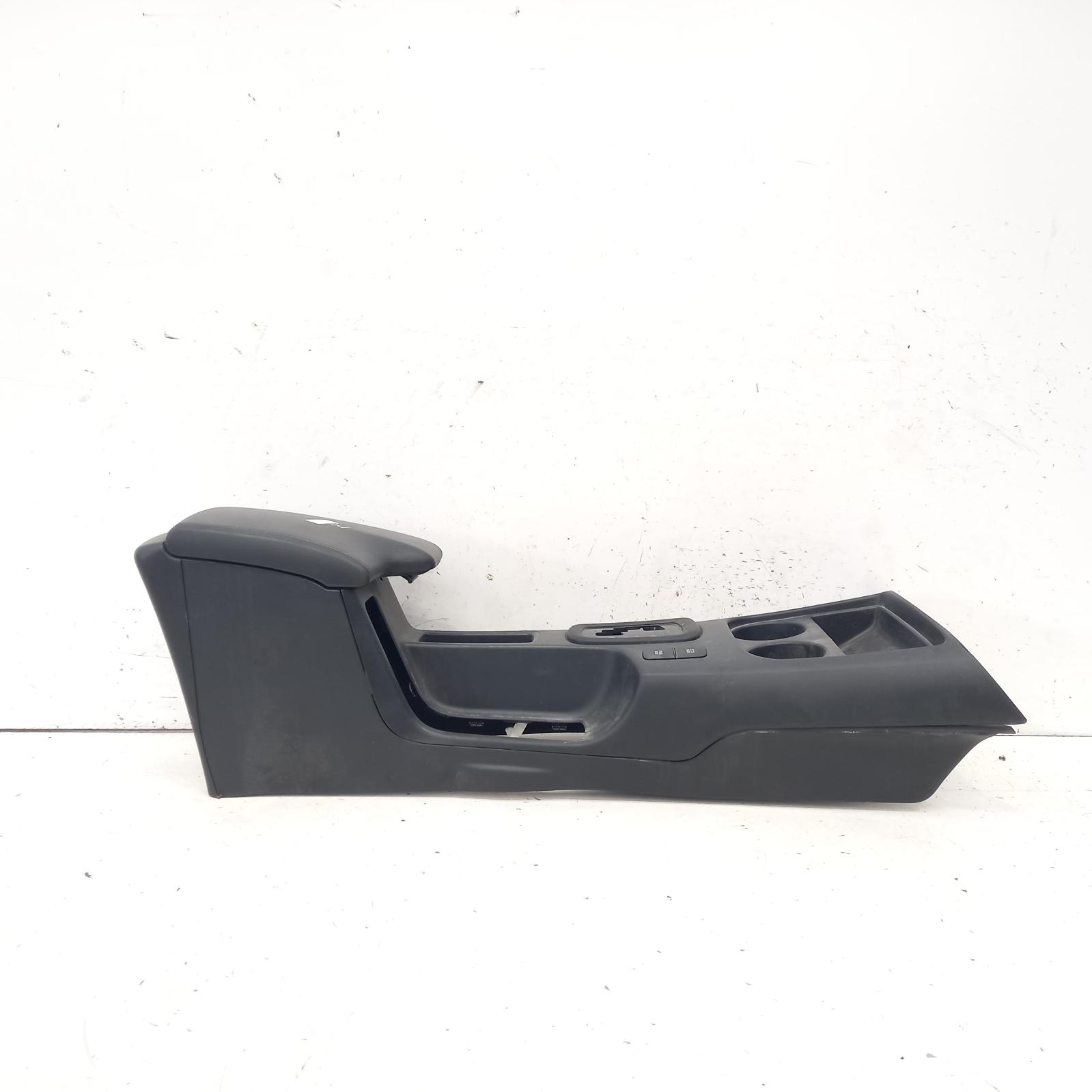 View Auto part Console Toyota Hilux 2019
