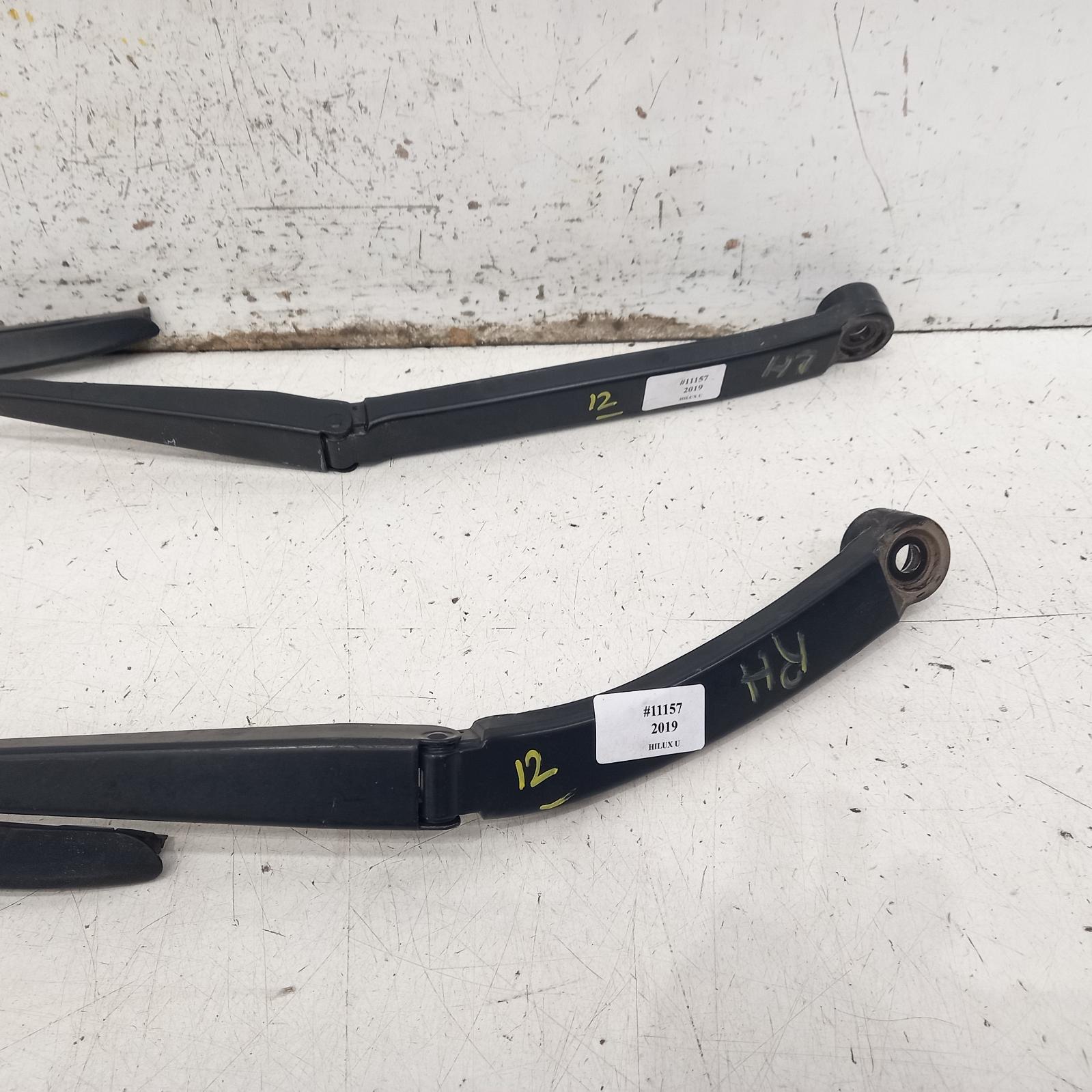 View Auto part Wiper Arm Toyota Hilux 2019