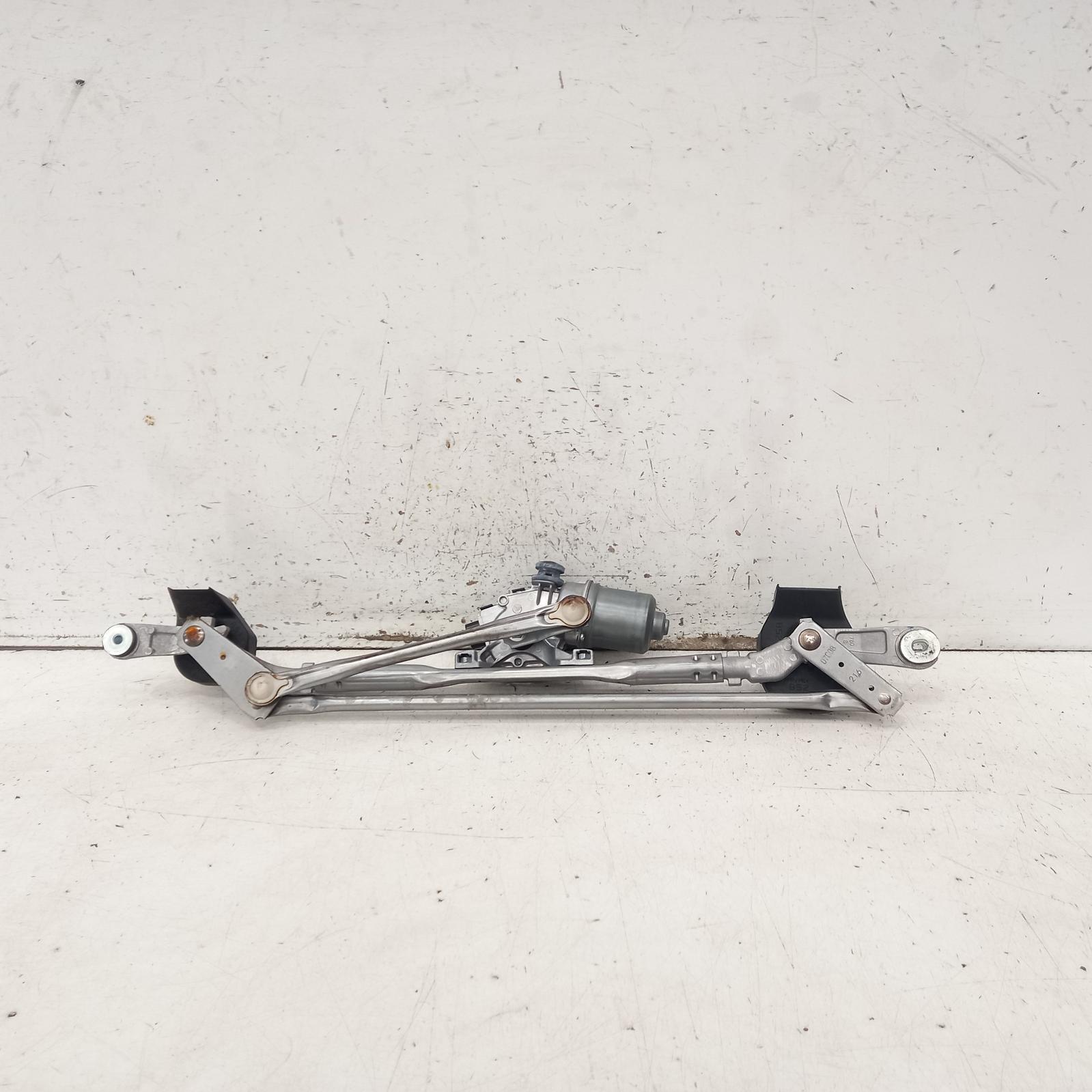 View Auto part Wiper Motor Toyota Hilux 2019