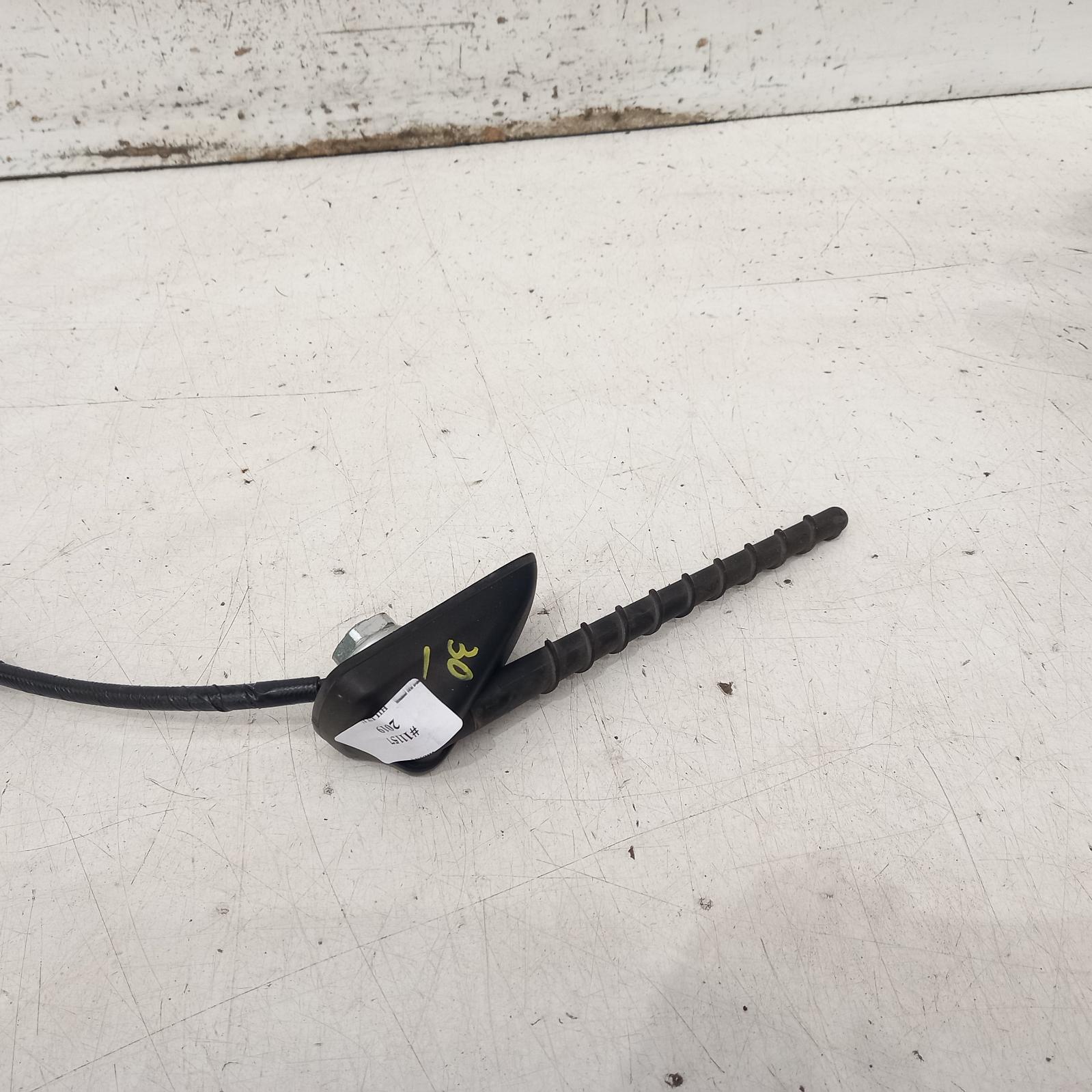 View Auto part Antenna Toyota Hilux 2019
