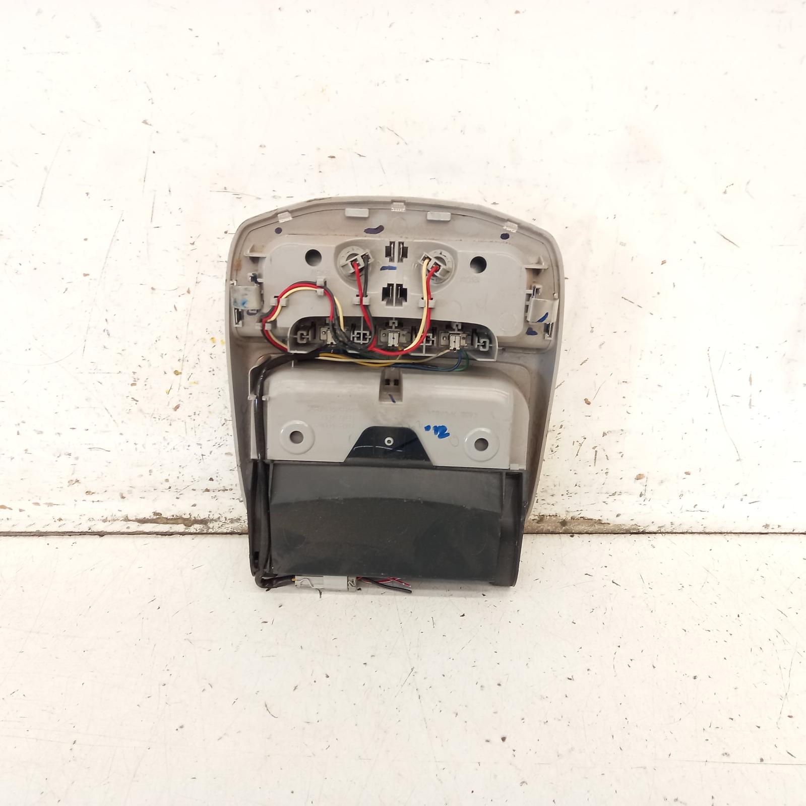 View Auto part Courtesy Light Isuzu Dmax 2009