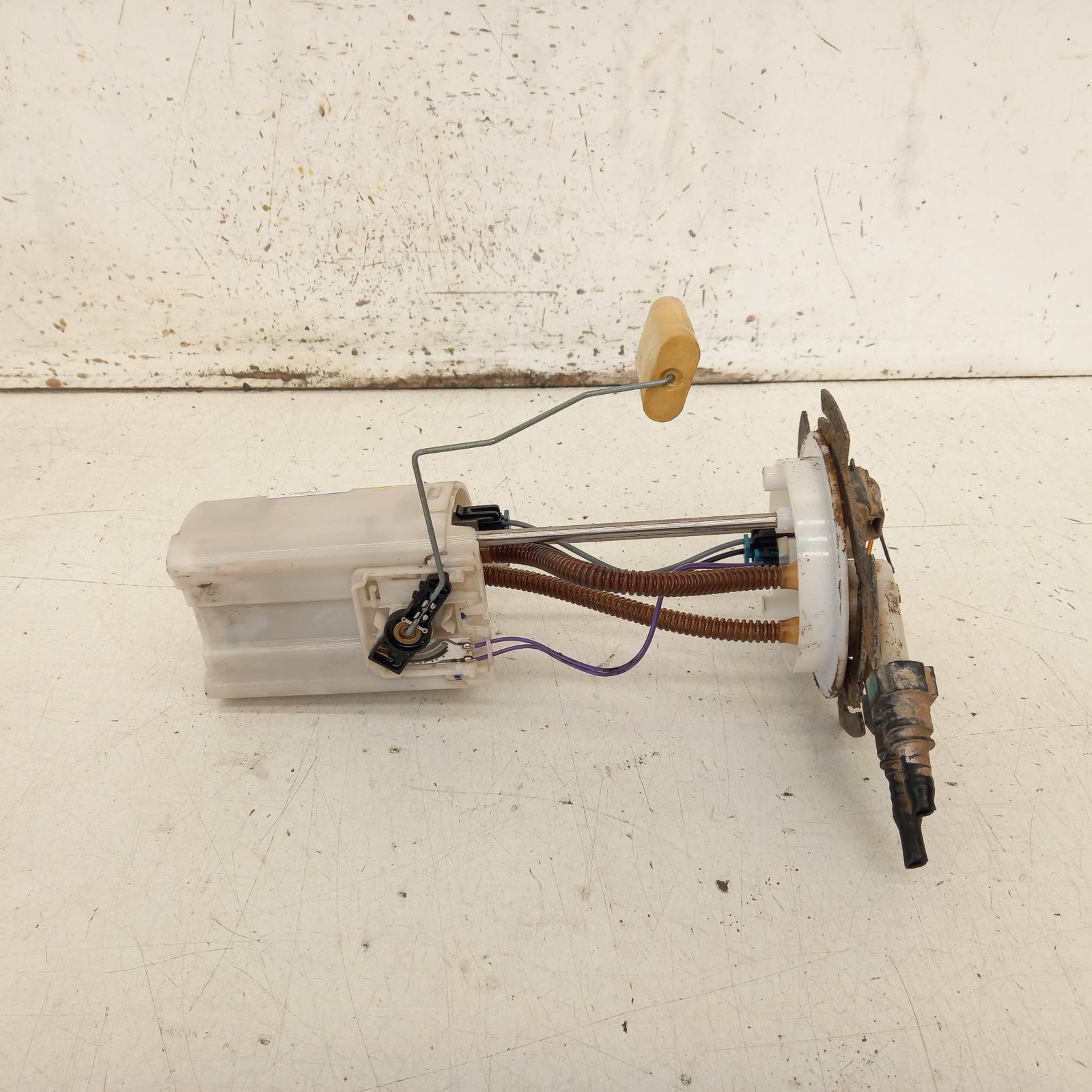 View Auto part Fuel Pump Isuzu Dmax 2009