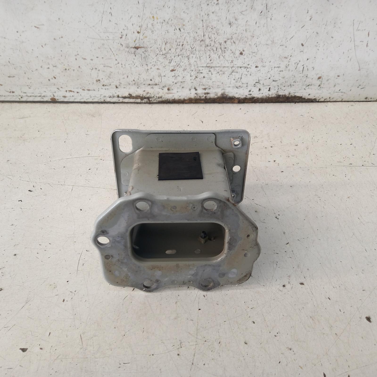 View Auto part F/Bar Reinforc/Brack Hyundai I30 2011