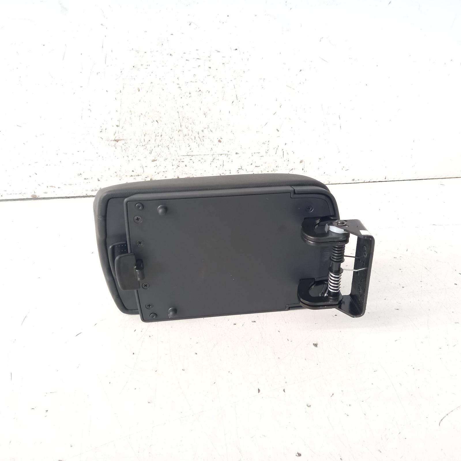 View Auto part Console Hyundai I30 2011