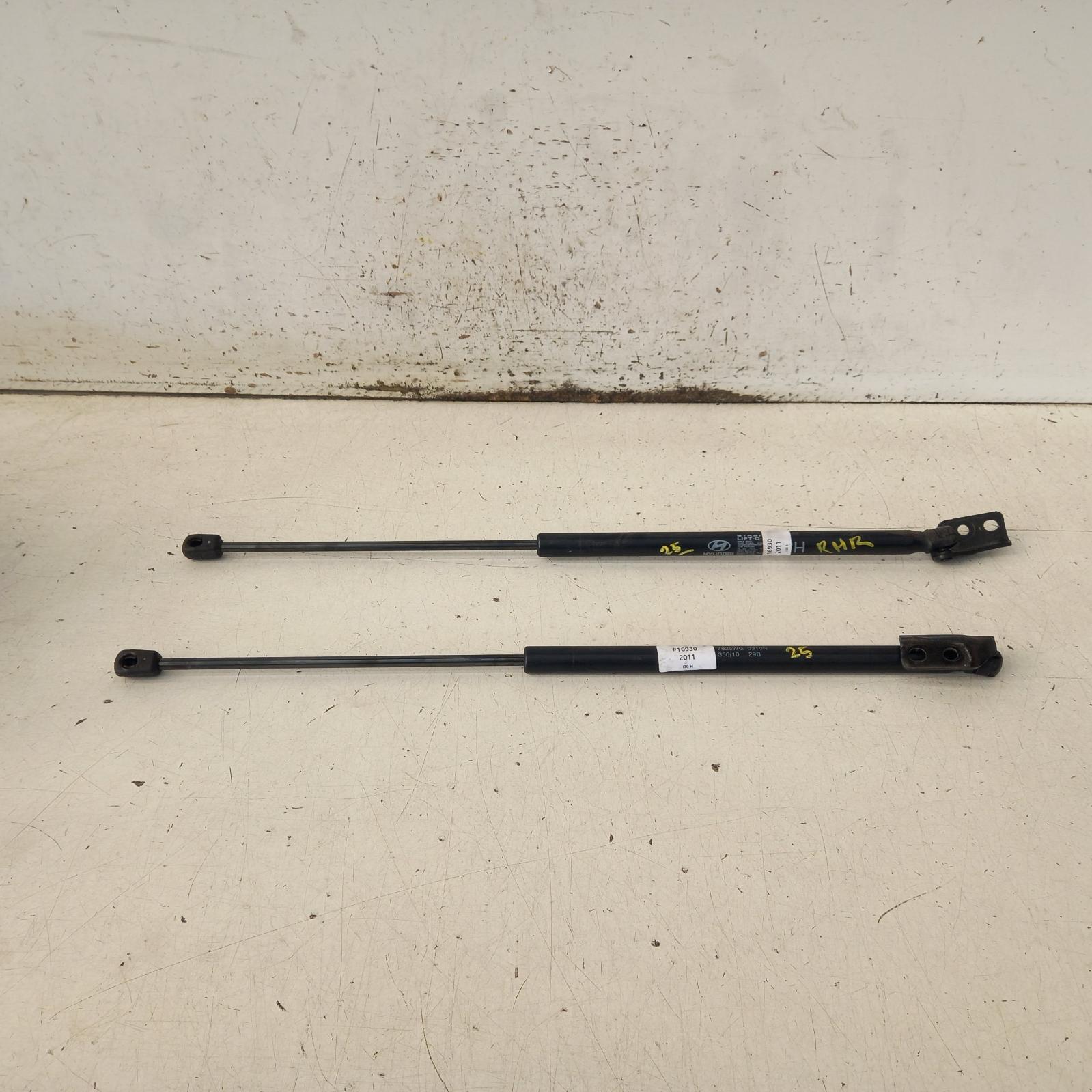 View Auto part Hatch Strut Hyundai I30 2011