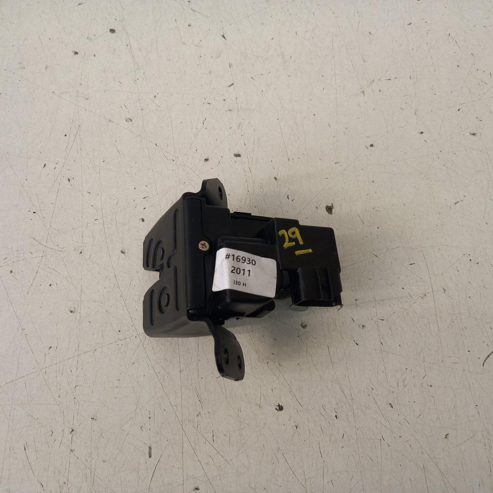 View Auto part Door/Boot/Gate Lock Hyundai I30 2011
