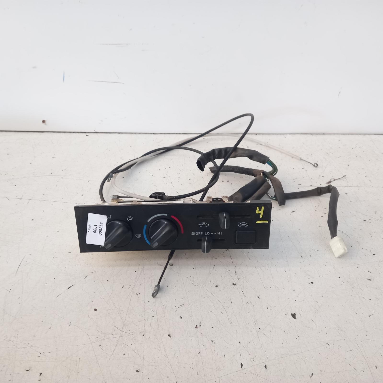 Heater/Ac Controls Hilux Toyota 1999