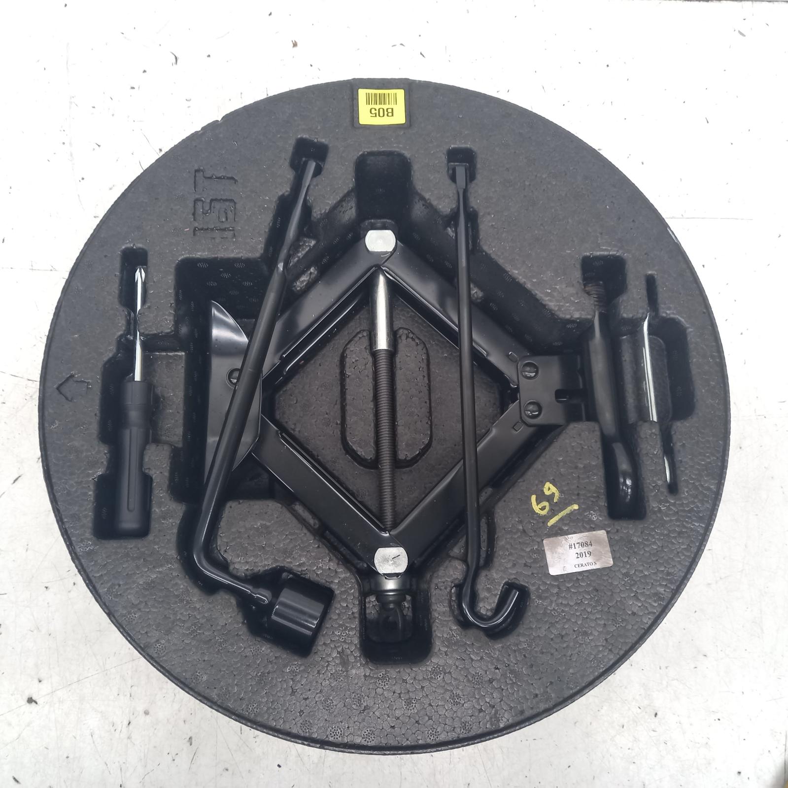 View Auto part Jack Kia Cerato 2019