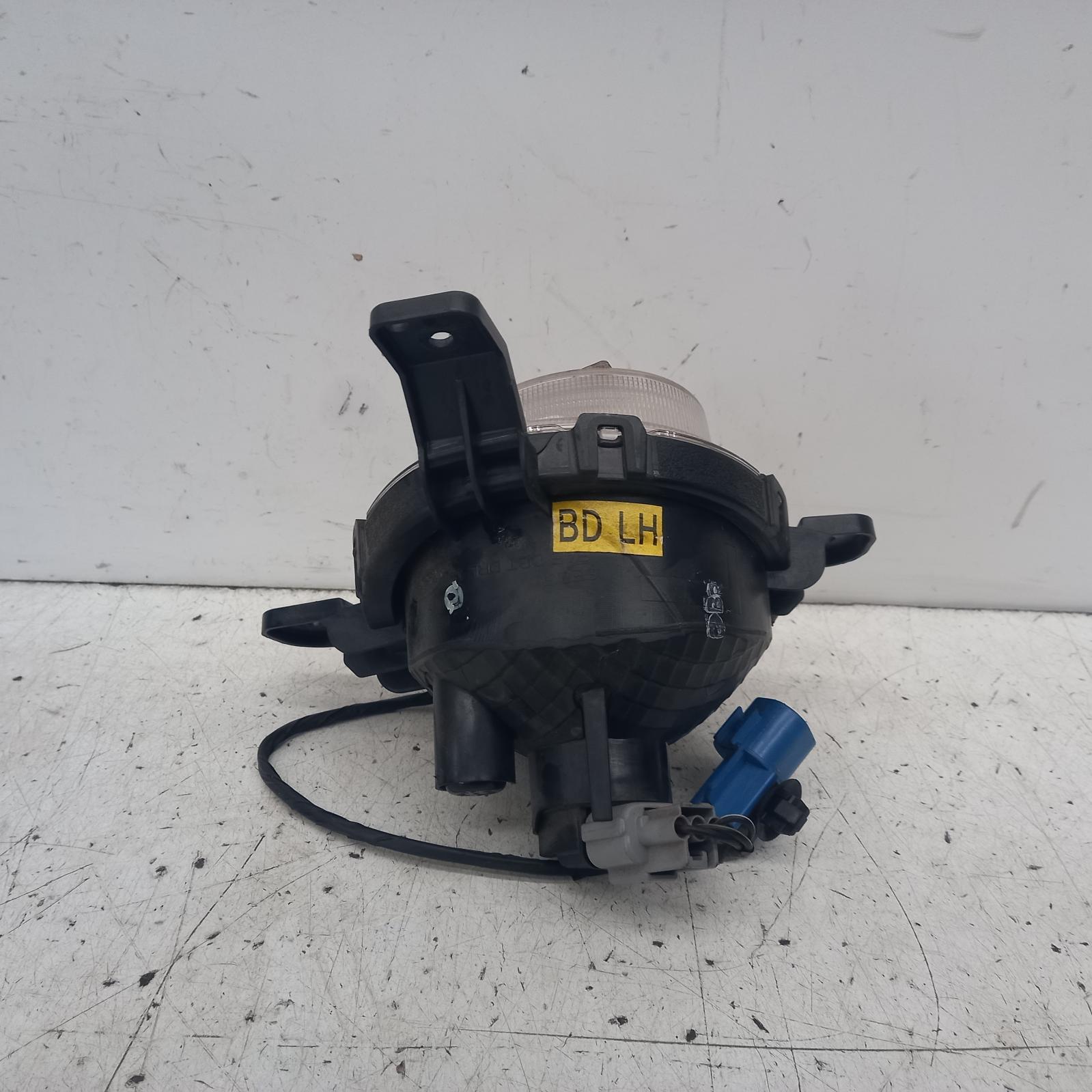 View Auto part Left Indicator/Fog/Side Kia Cerato 2019