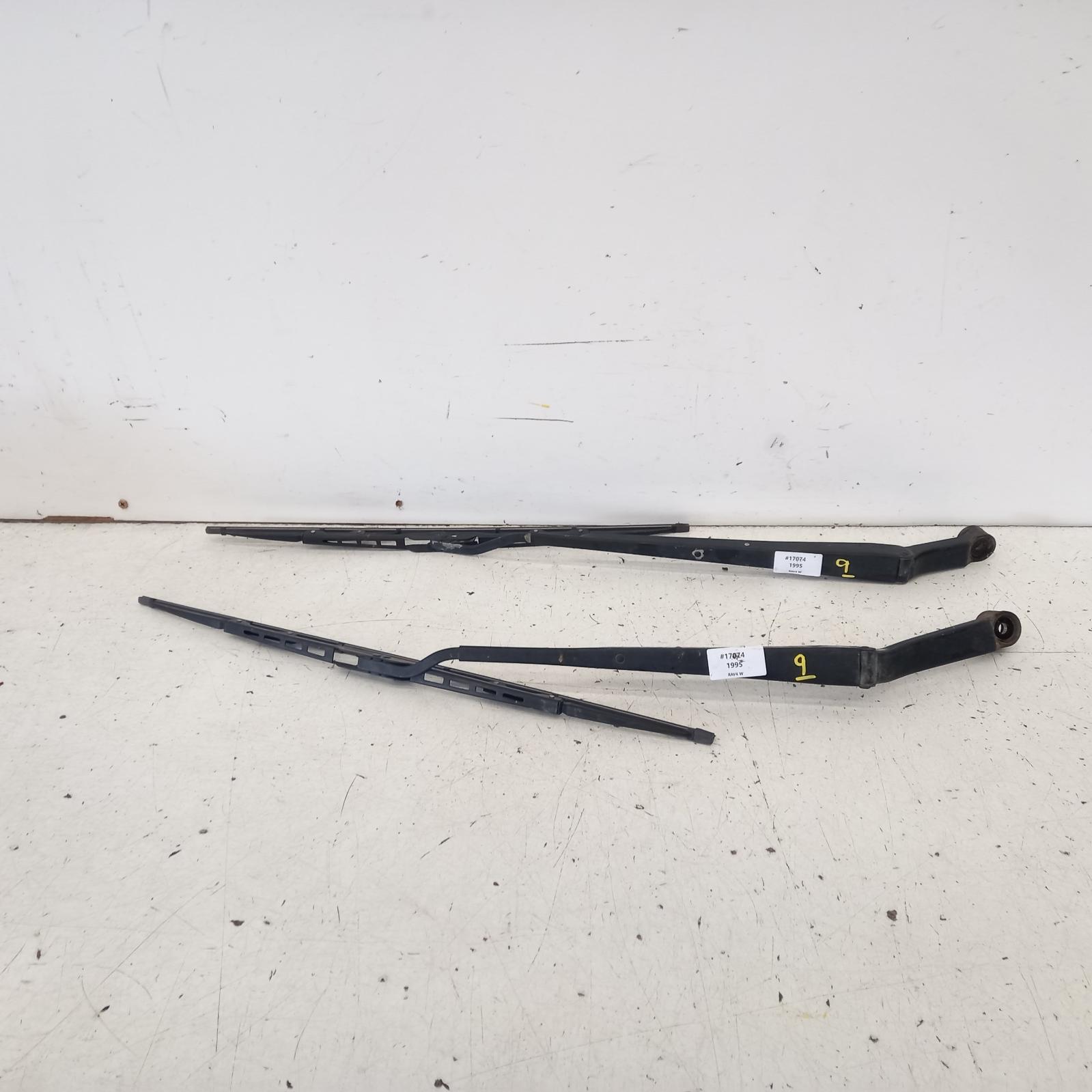 View Auto part Wiper Arm Toyota Rav4 1995