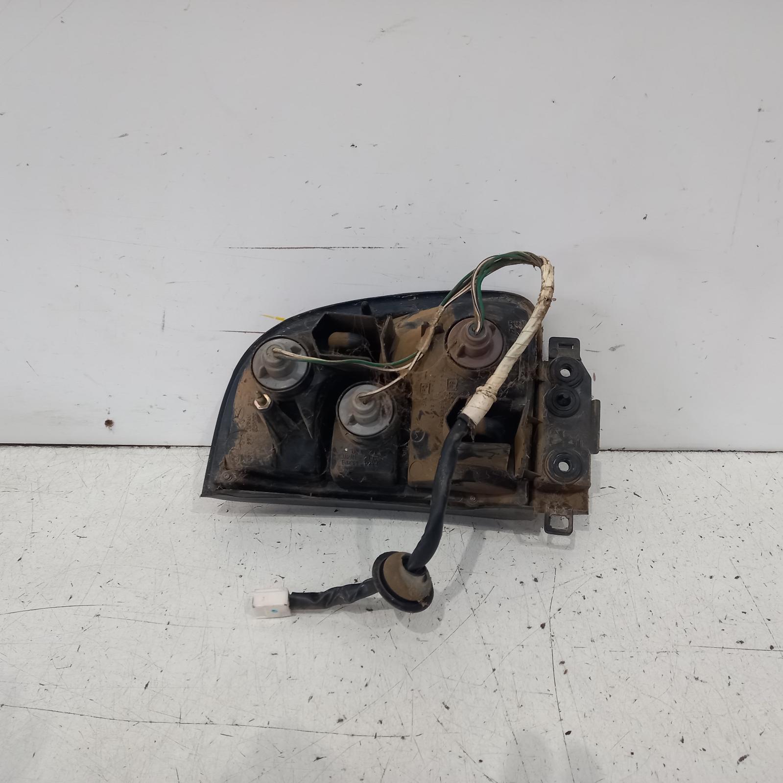 View Auto part Left Taillight Toyota Rav4 1995