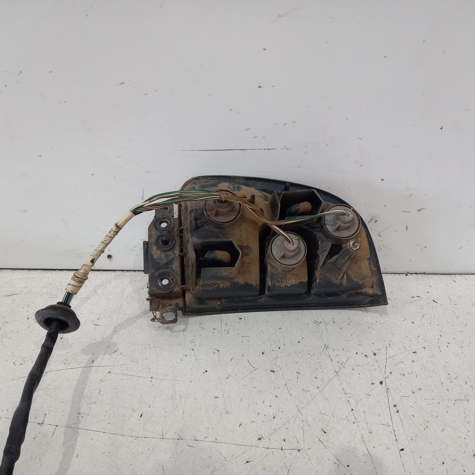 View Auto part Right Taillight Toyota Rav4 1995