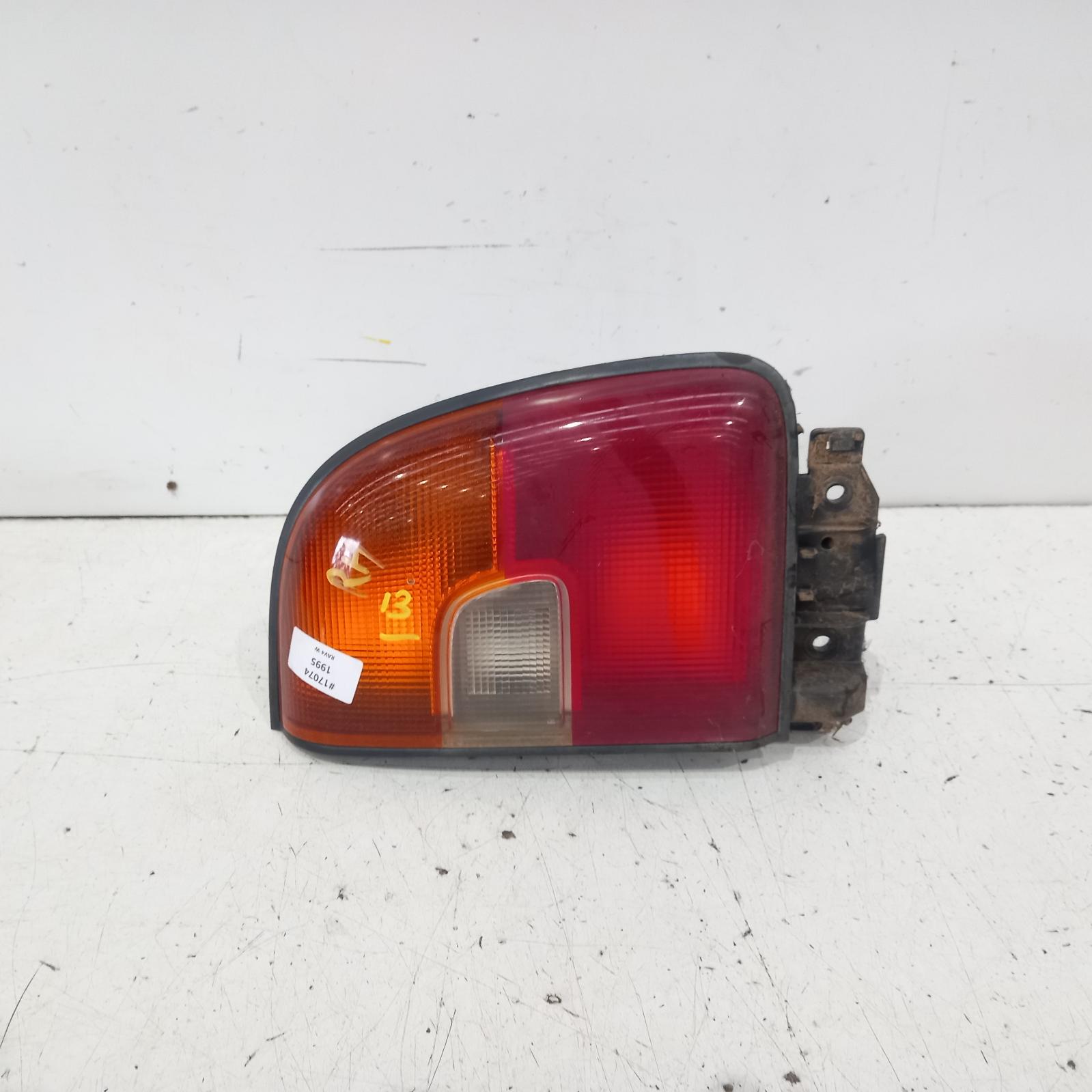 View Auto part Right Taillight Toyota Rav4 1995