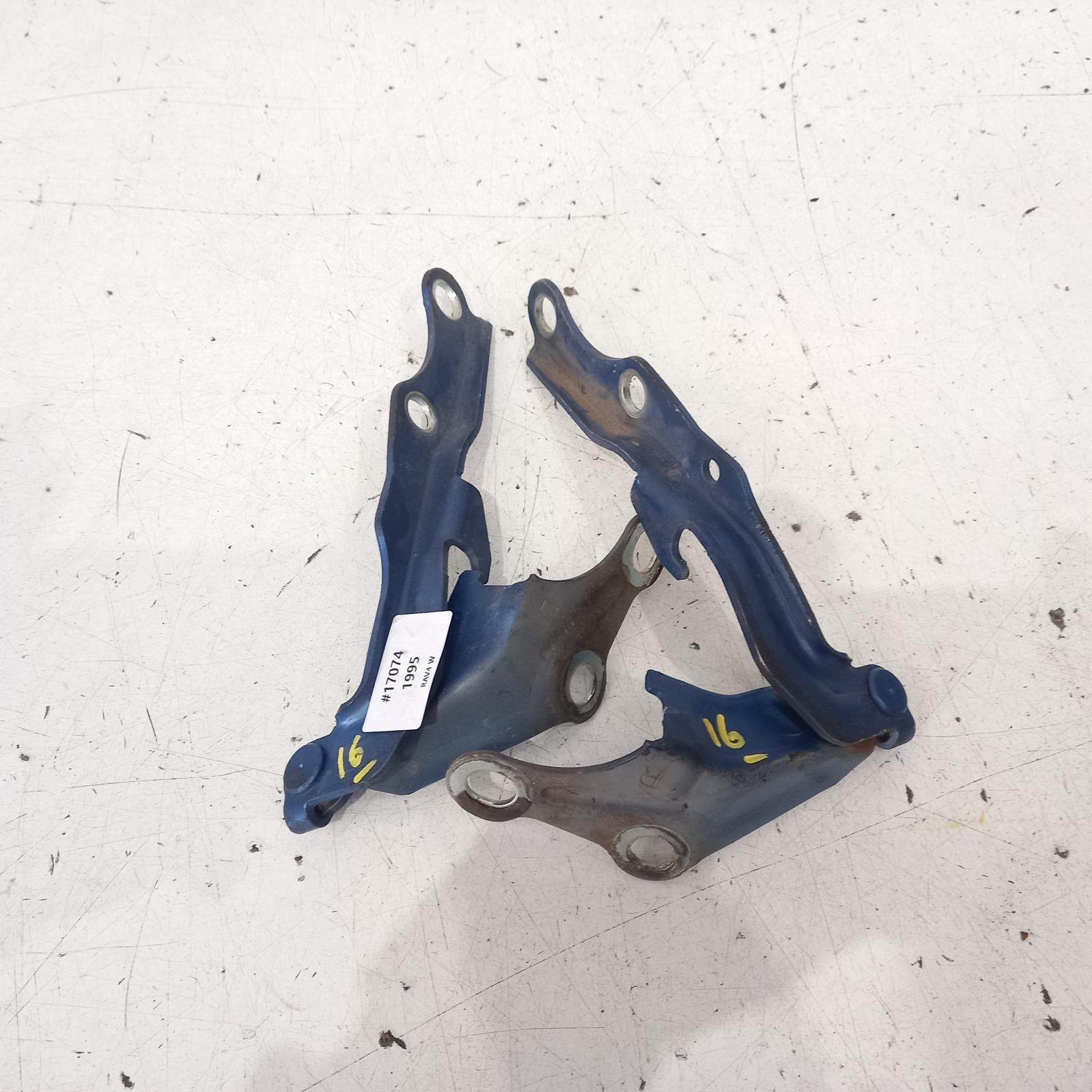 View Auto part Bonnet Hinge/Strut Toyota Rav4 1995