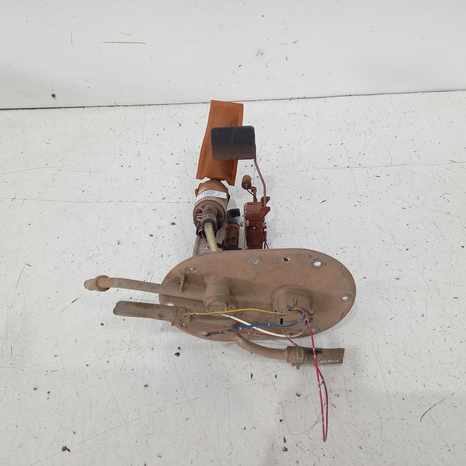 View Auto part Fuel Sending Unit Toyota Rav4 1995