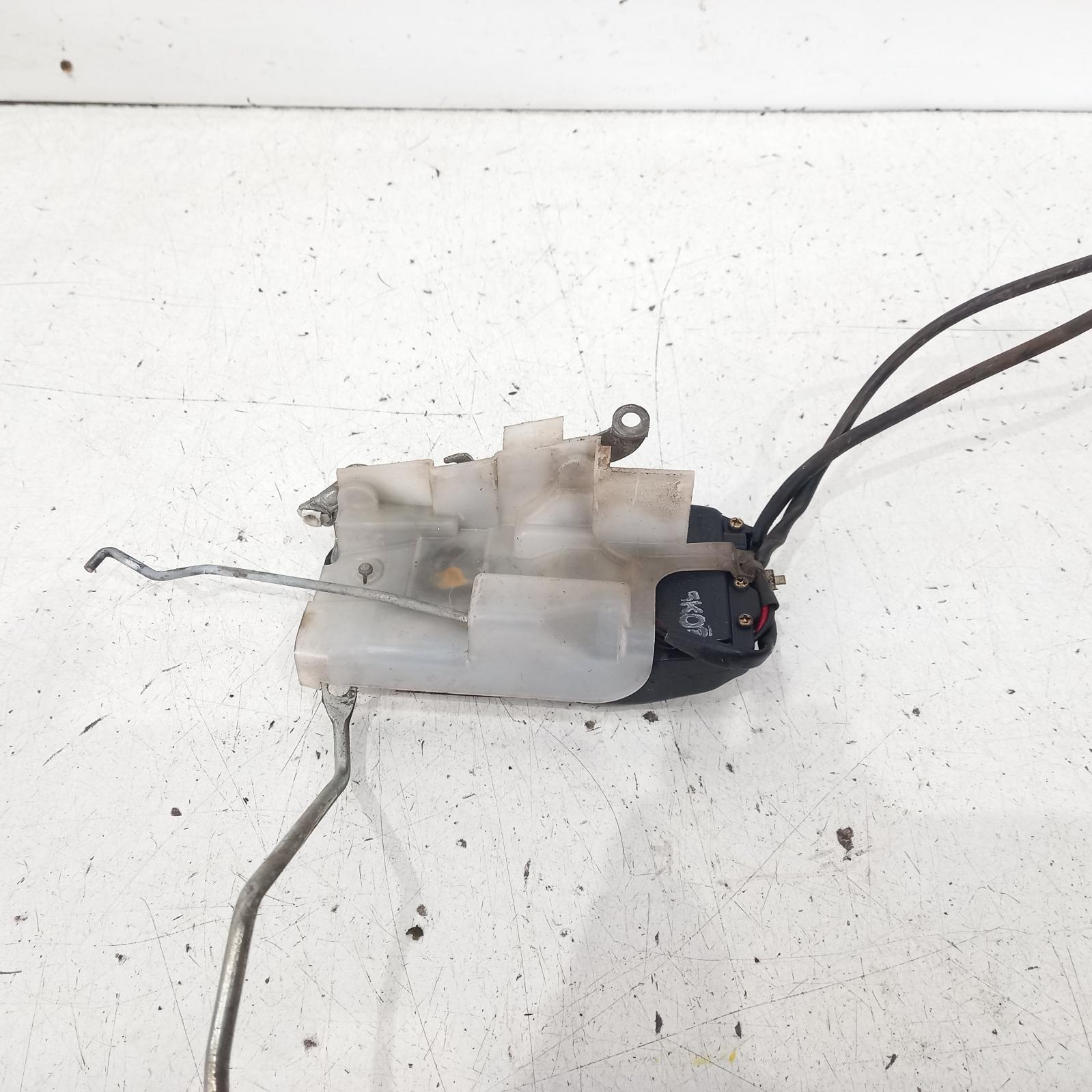 View Auto part Door/Boot/Gate Lock Toyota Rav4 1995