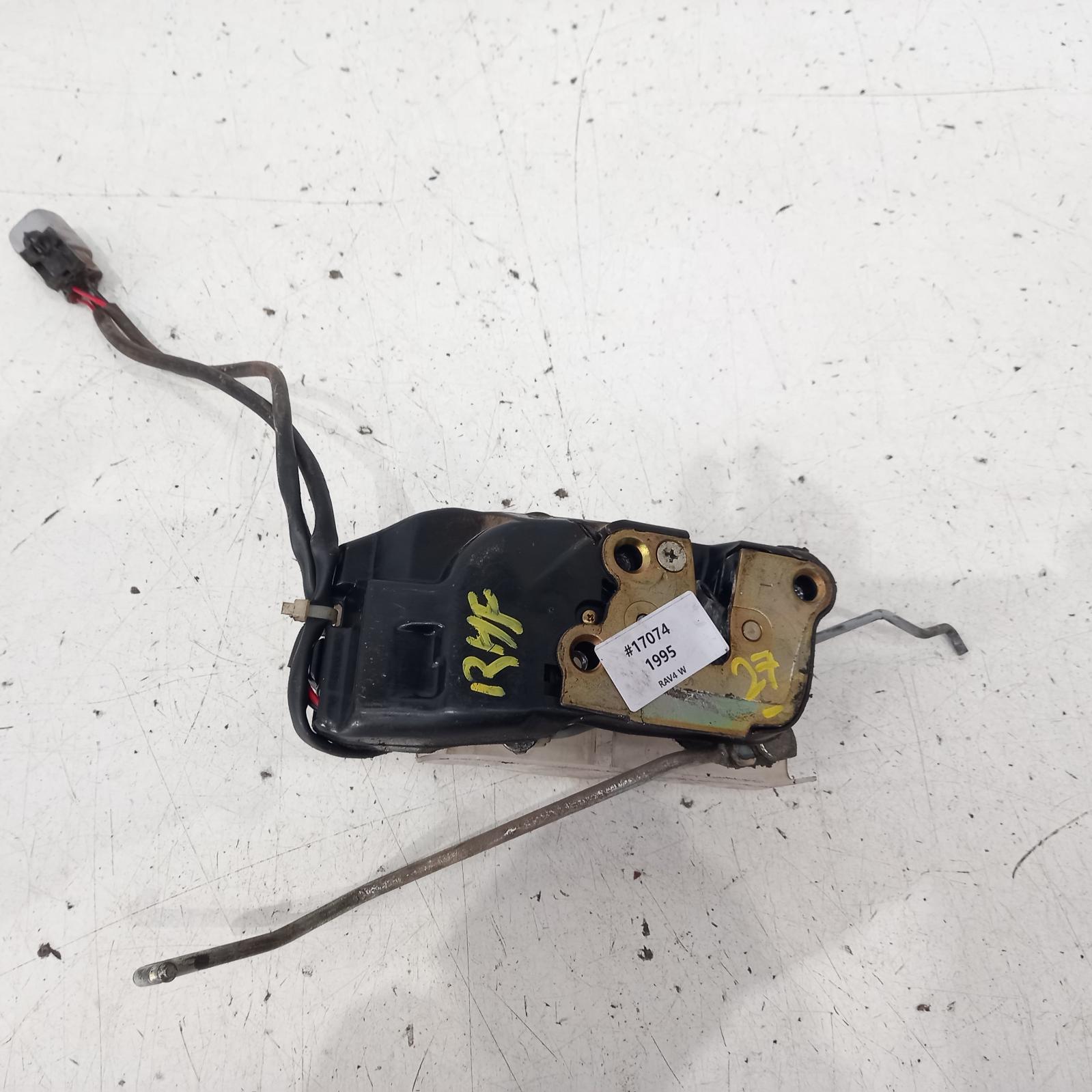 View Auto part Door/Boot/Gate Lock Toyota Rav4 1995