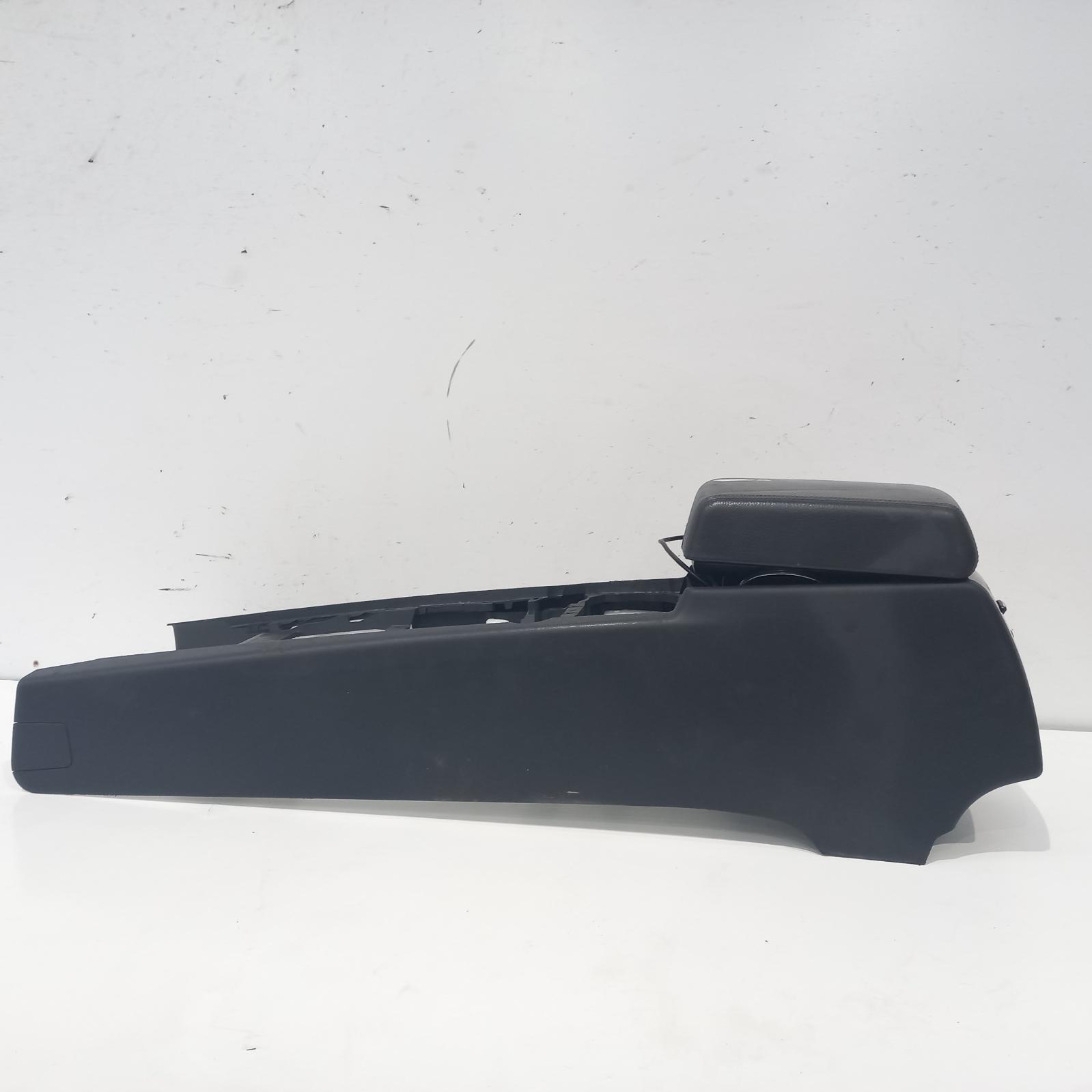 View Auto part Console Volkswagen Touareg 2008