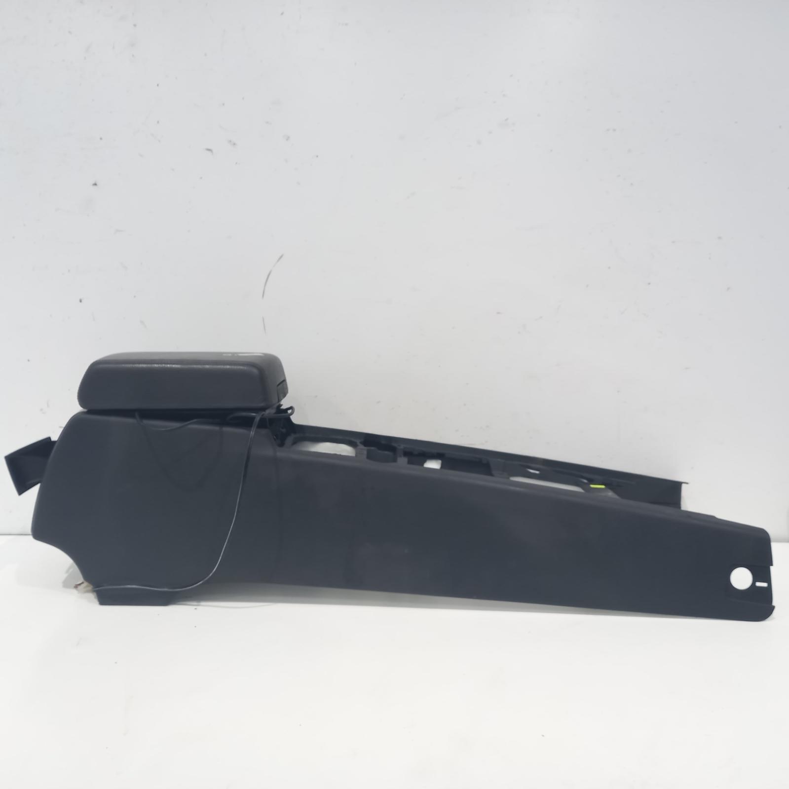 View Auto part Console Volkswagen Touareg 2008