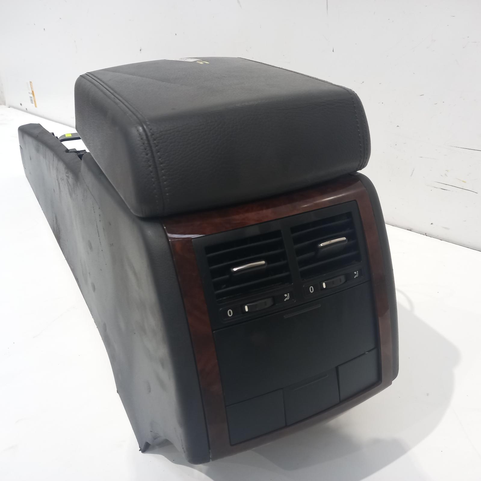 View Auto part Console Volkswagen Touareg 2008