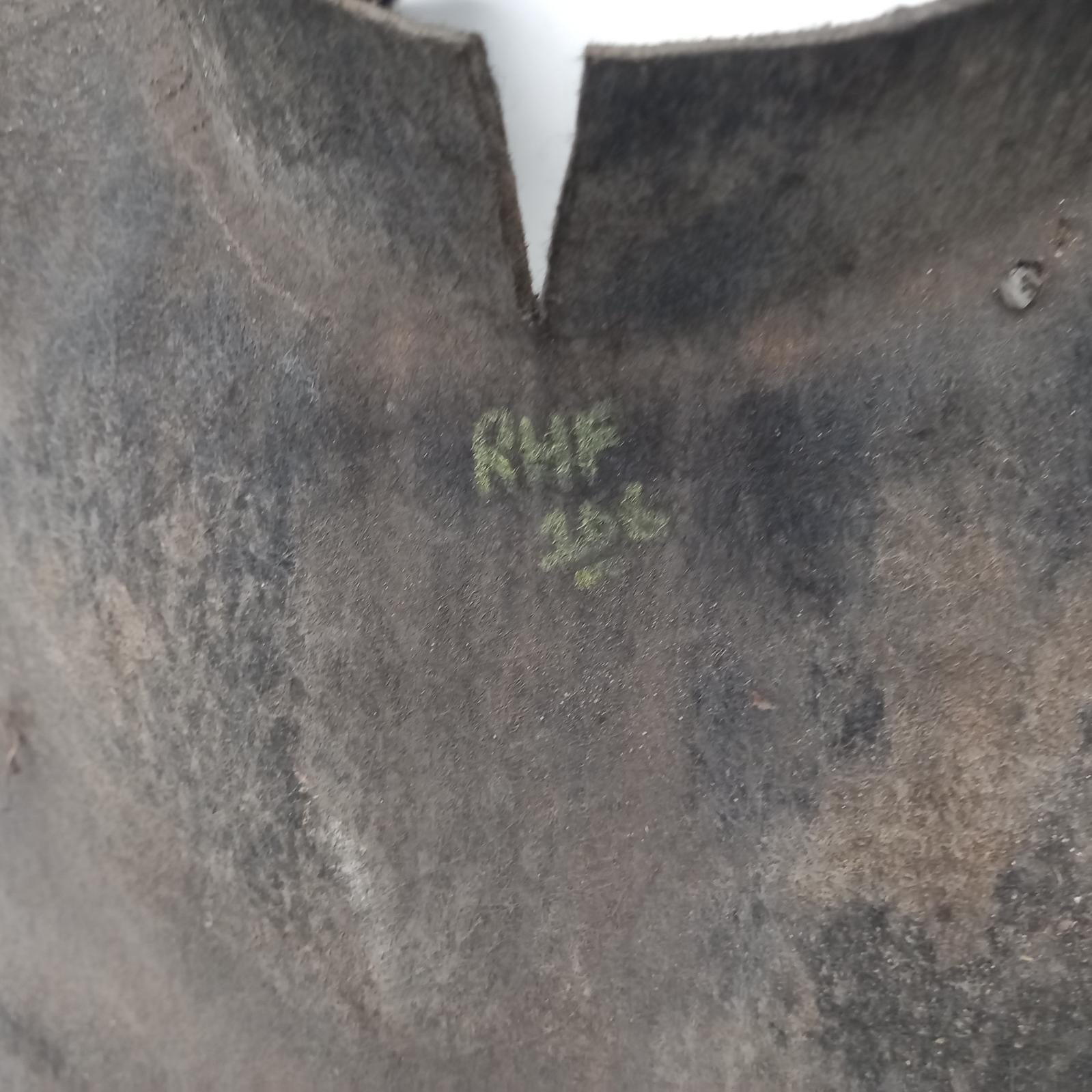 2008 Volkswagen Touareg Right Guard Liner View Auto part Right Guard Liner Volkswagen Touareg 2008