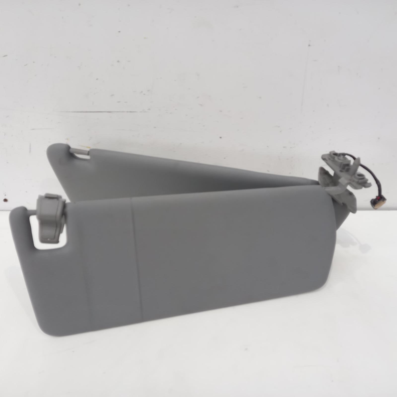 View Auto part Sunvisor Volkswagen Touareg 2008