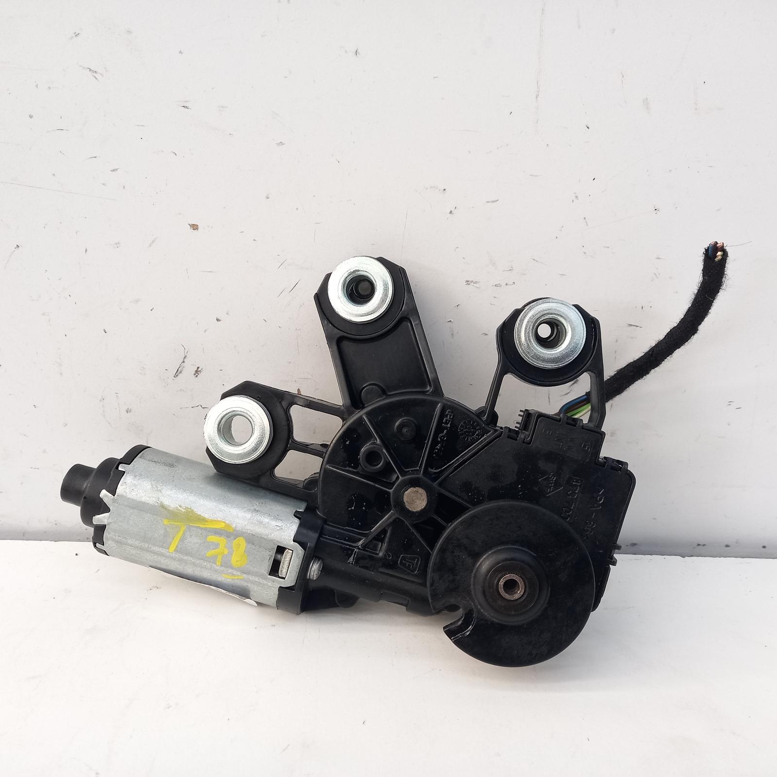 2008 Volkswagen Touareg Wiper Motor View Auto part Wiper Motor Volkswagen Touareg 2008