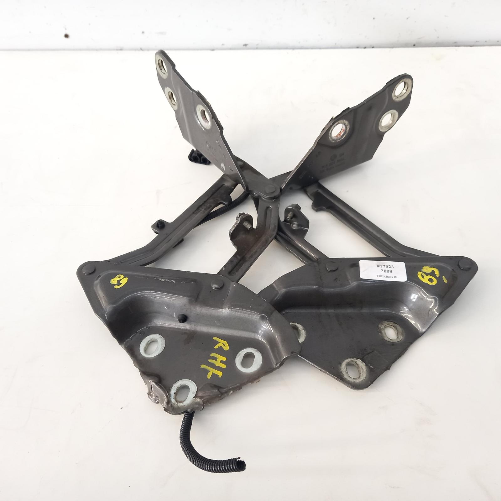 View Auto part Bonnet Hinge/Strut Volkswagen Touareg 2008