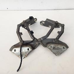 View Auto part Bonnet Hinge/Strut Volkswagen Touareg 2008