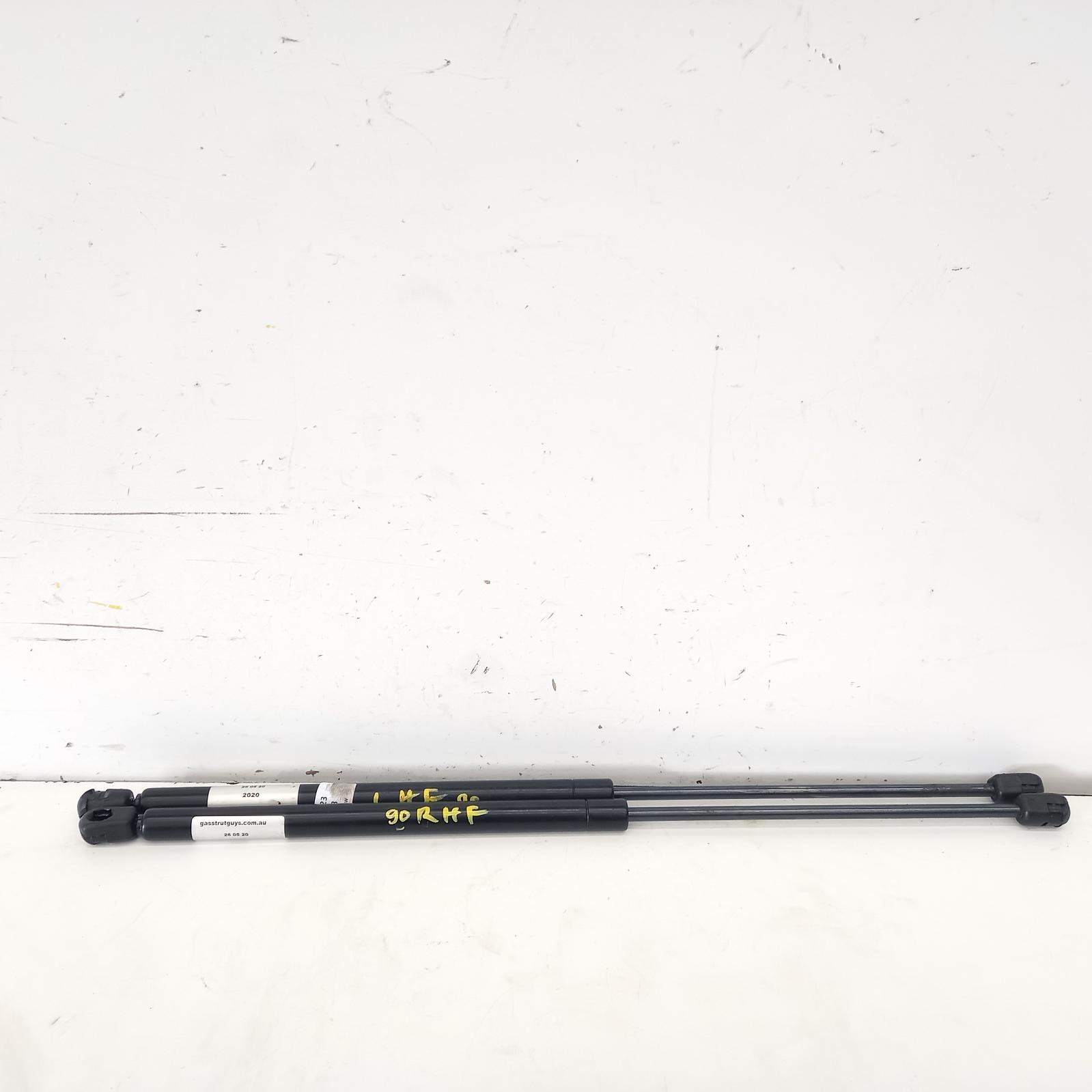View Auto part Bonnet Hinge/Strut Volkswagen Touareg 2008