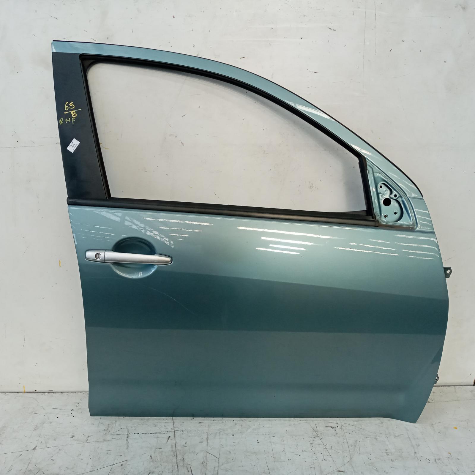 View Auto part Right Front Door Mitsubishi Outlander 2008