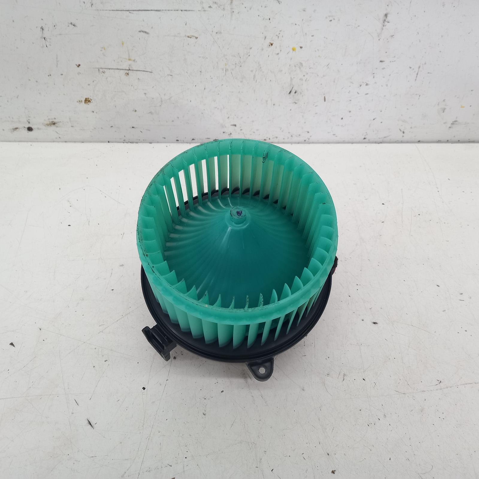 View Auto part Heater Fan Motor Holden Malibu 2013