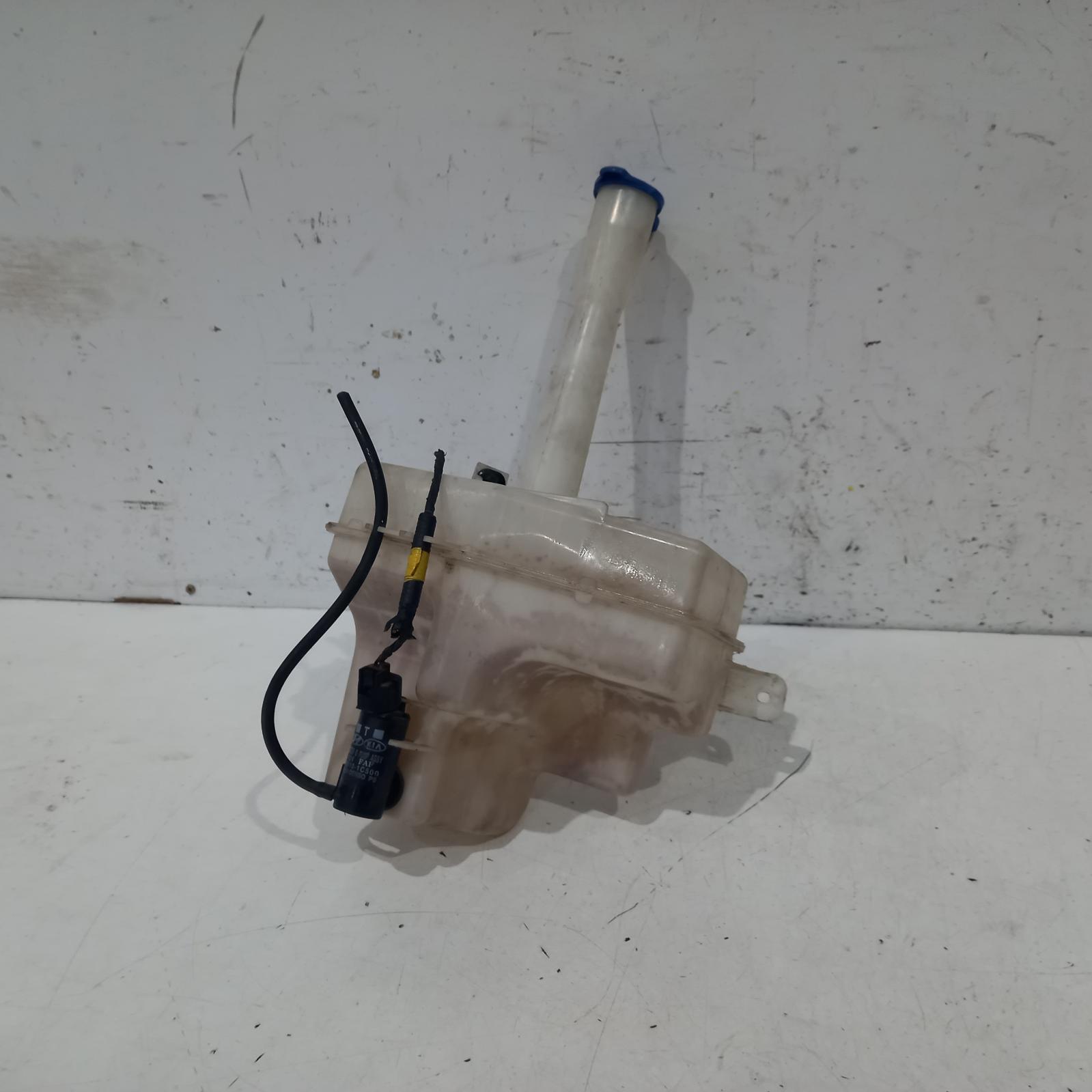 View Auto part Washer Bottle Kia Cerato 2010