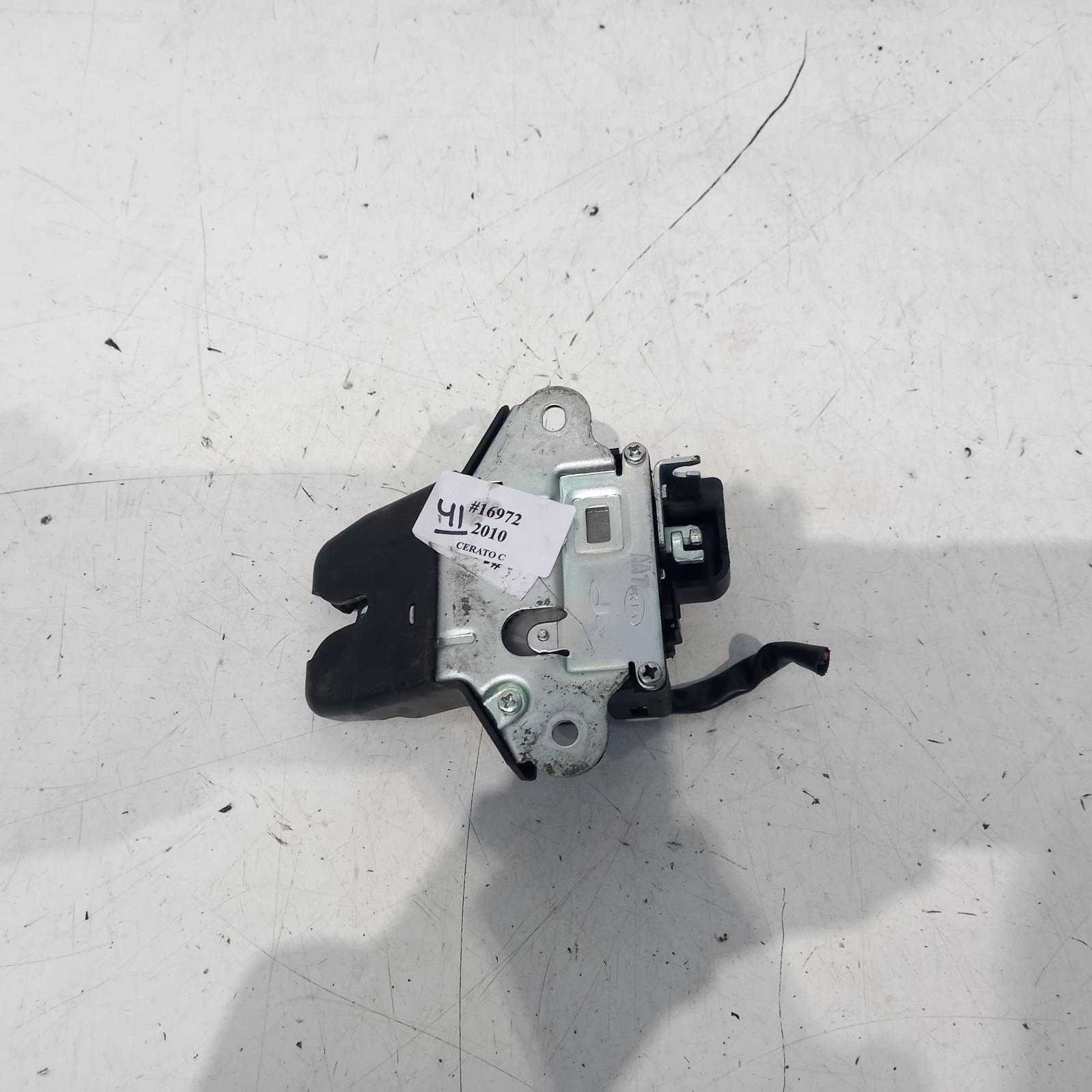 2010 Kia Cerato Door/Boot/Gate Lock View Auto part Door/Boot/Gate Lock Kia Cerato 2010