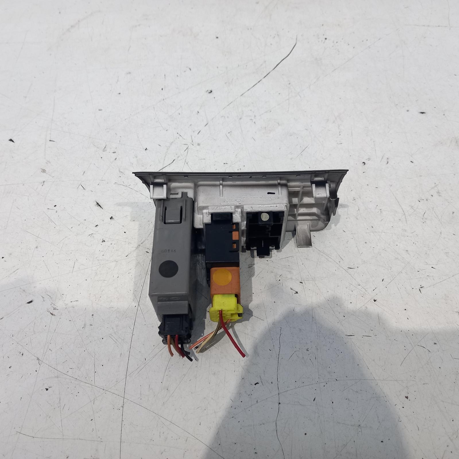 2010 Kia Cerato Misc Switch/Relay View Auto part Misc Switch/Relay Kia Cerato 2010