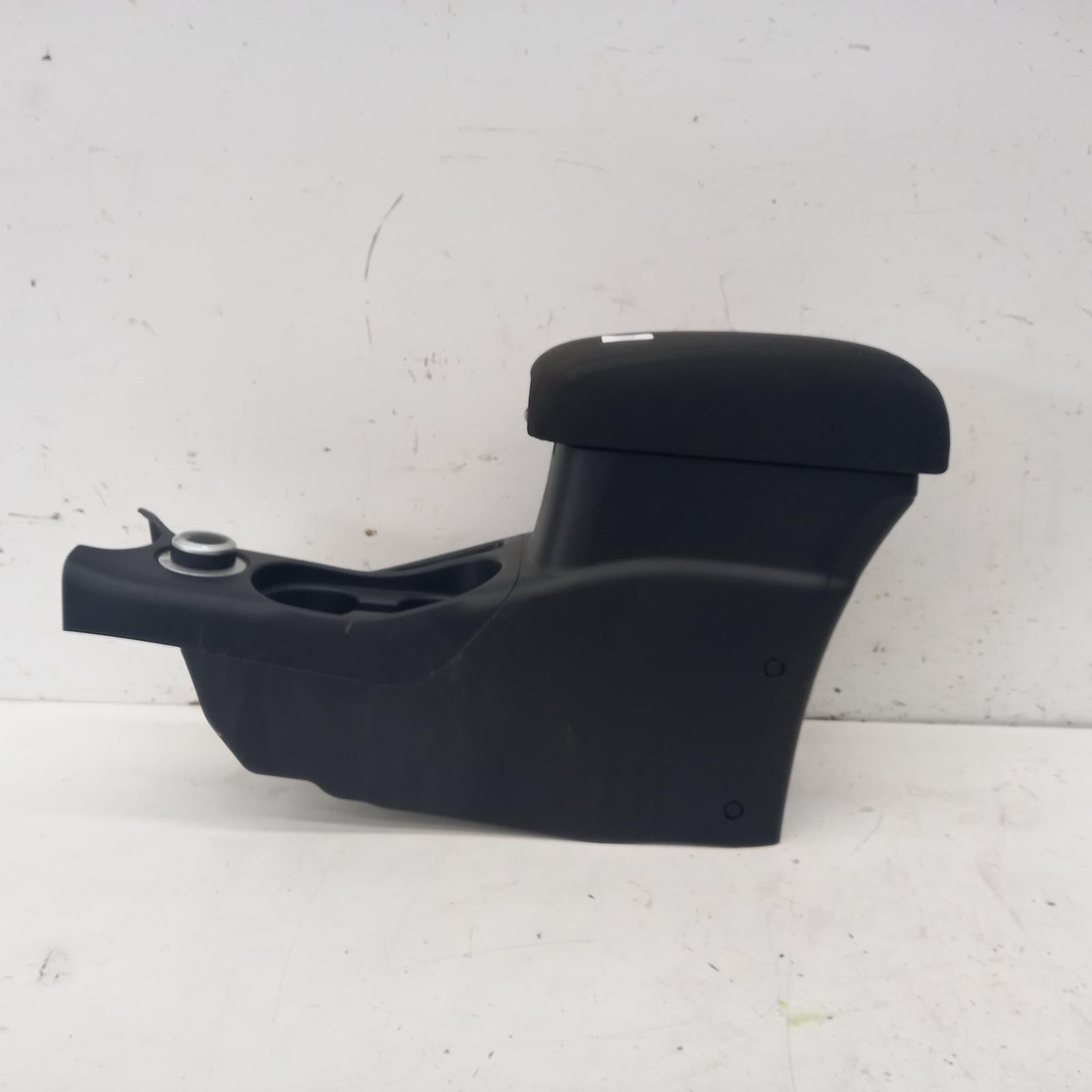View Auto part Console Mitsubishi Outlander 2008