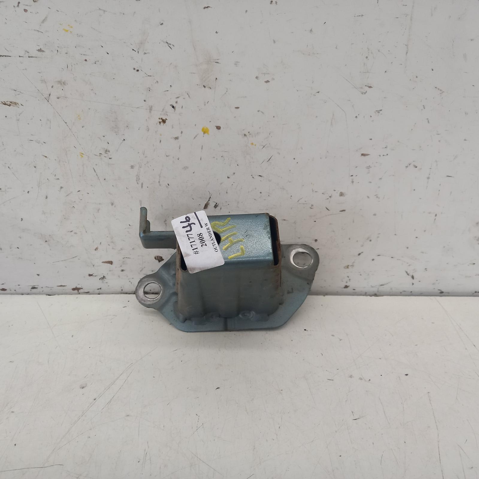 2008 Mitsubishi Outlander R/Bar Bracket/Reinfo View Auto part R/Bar Bracket/Reinfo Mitsubishi Outlander 2008