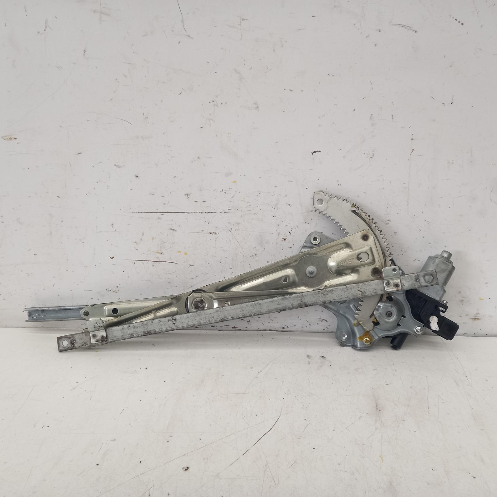 2008 Mitsubishi Outlander Right Front Window Reg/Motor View Auto part Right Front Window Reg/Motor Mitsubishi Outlander 2008