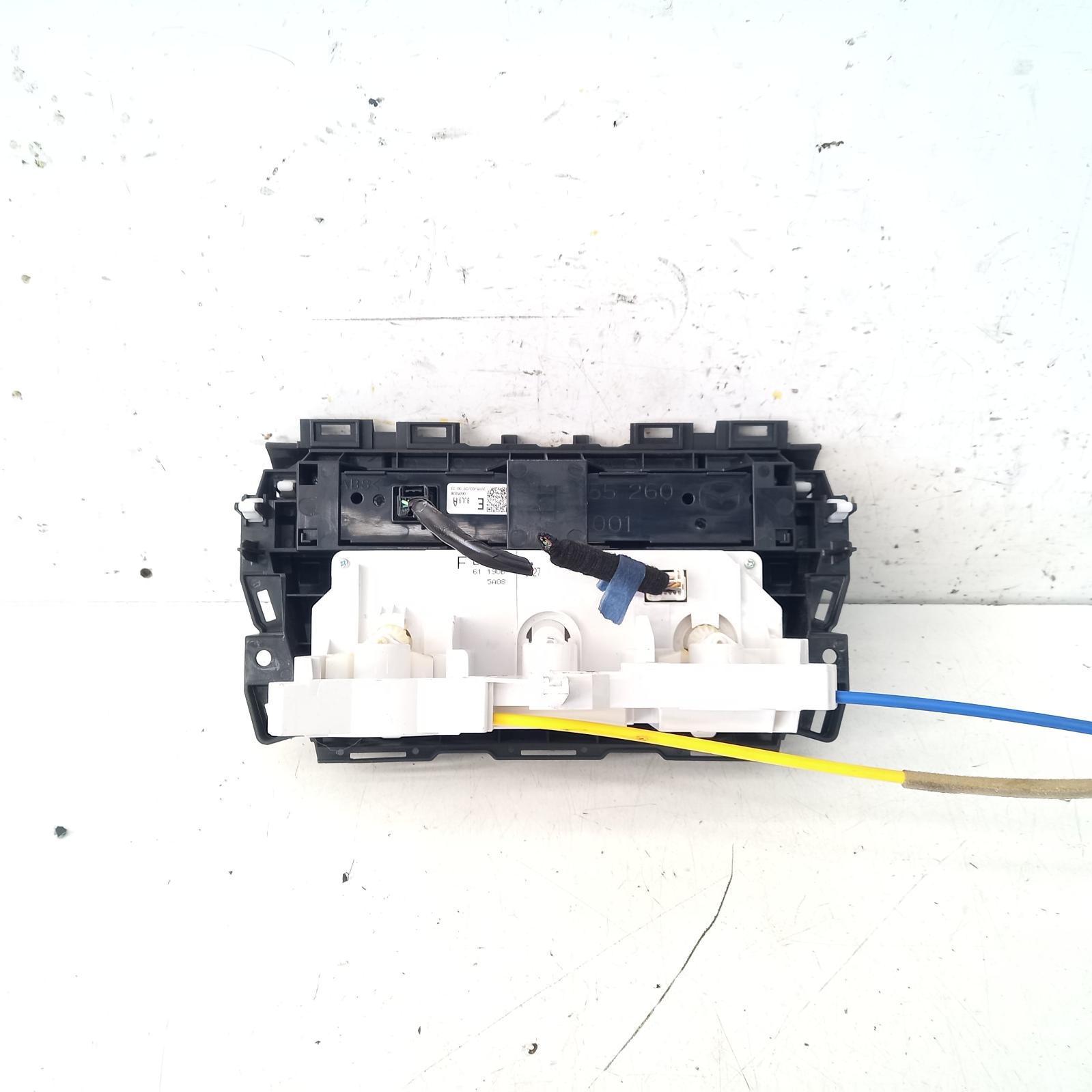 View Auto part Heater/Ac Controls Mazda 3 2015