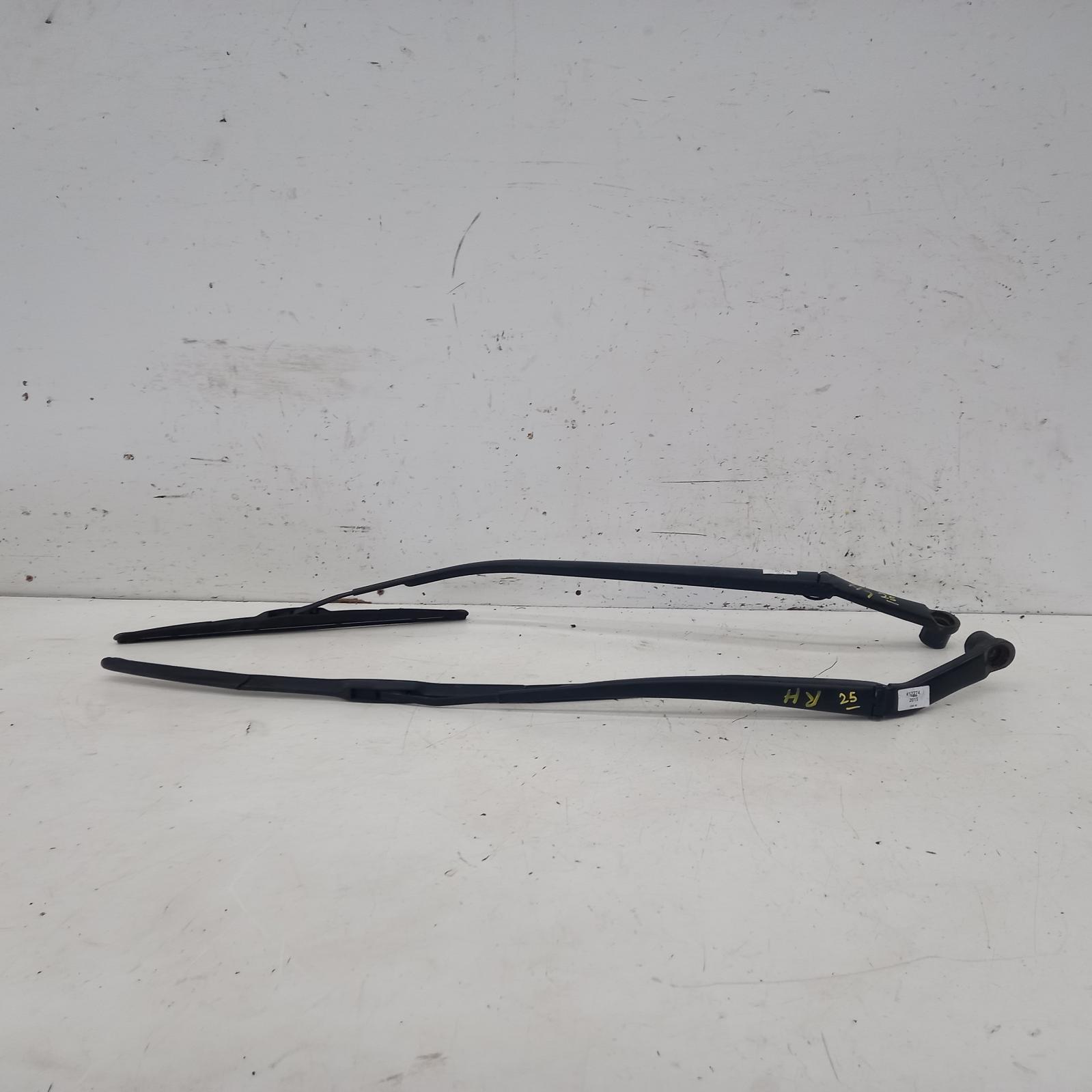 View Auto part Wiper Arm Mazda Cx9 2015