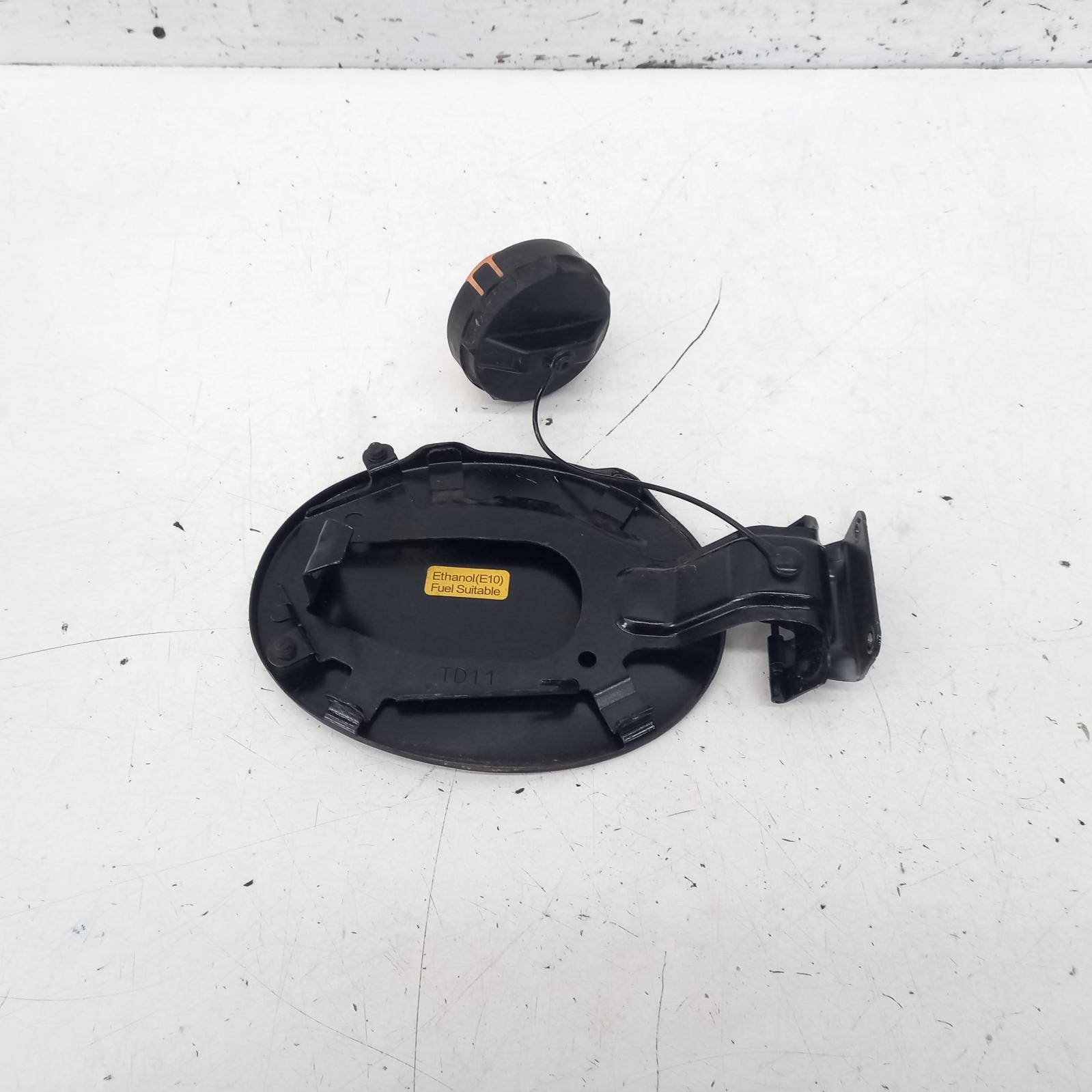 View Auto part Fuel Door / Filler Mazda Cx9 2015