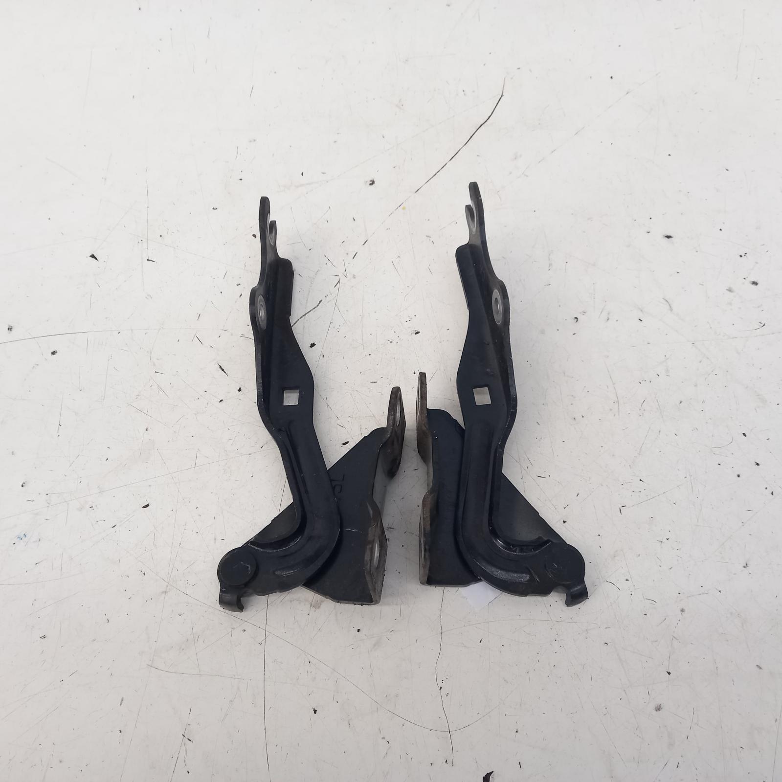 View Auto part Bonnet Hinge/Strut Mazda Cx9 2015