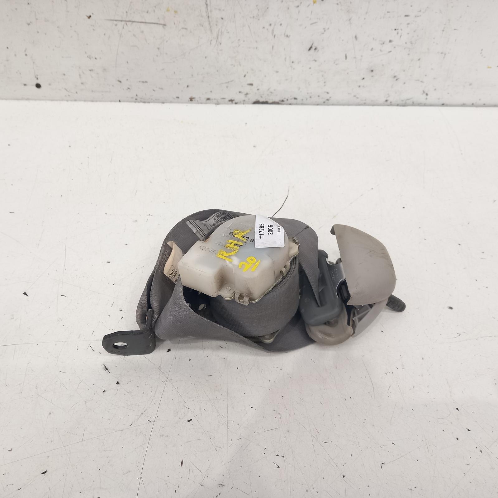 View Auto part Seatbelt/Stalk Toyota Hilux 2006