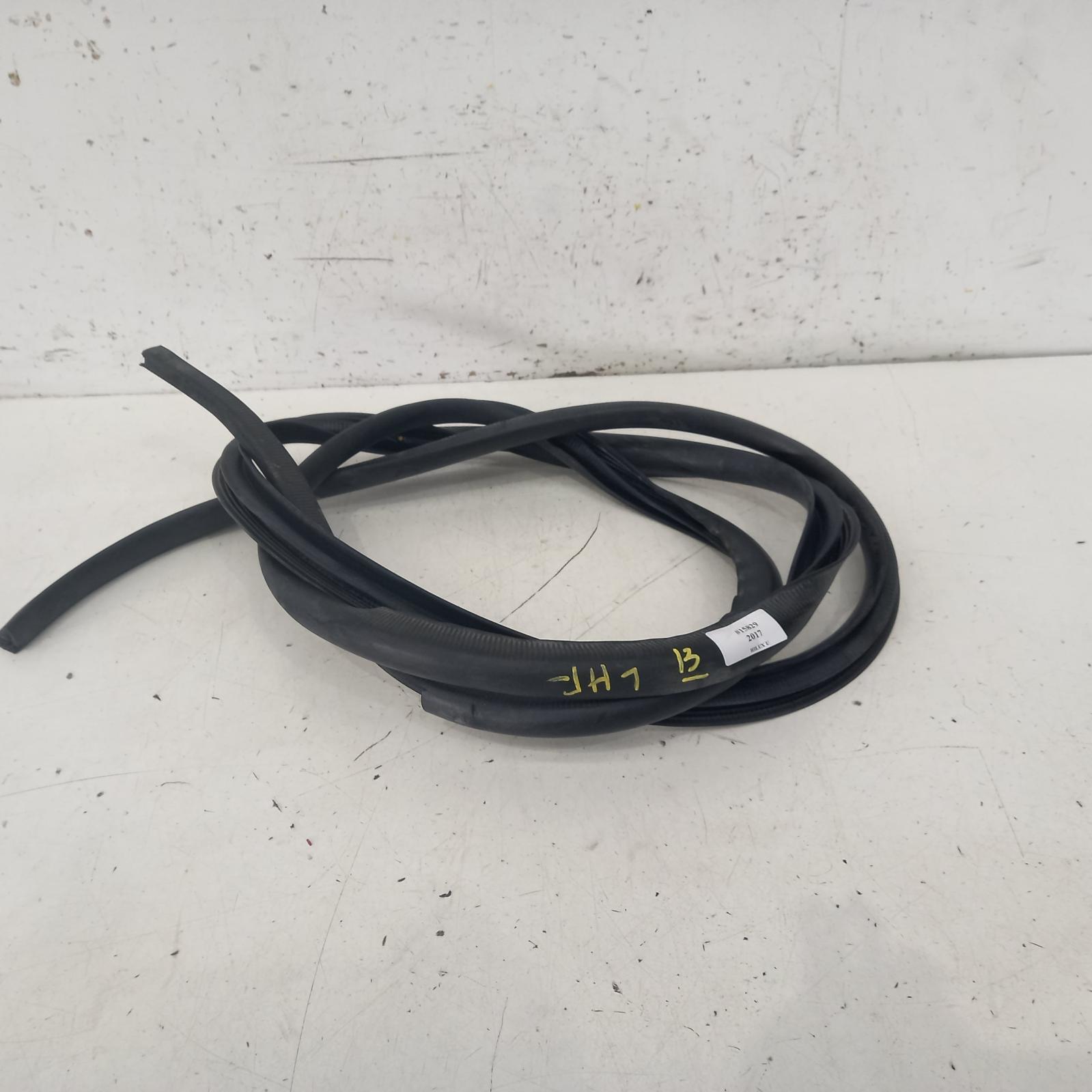 View Auto part Door/Tailgate Seal Toyota Hilux 2017