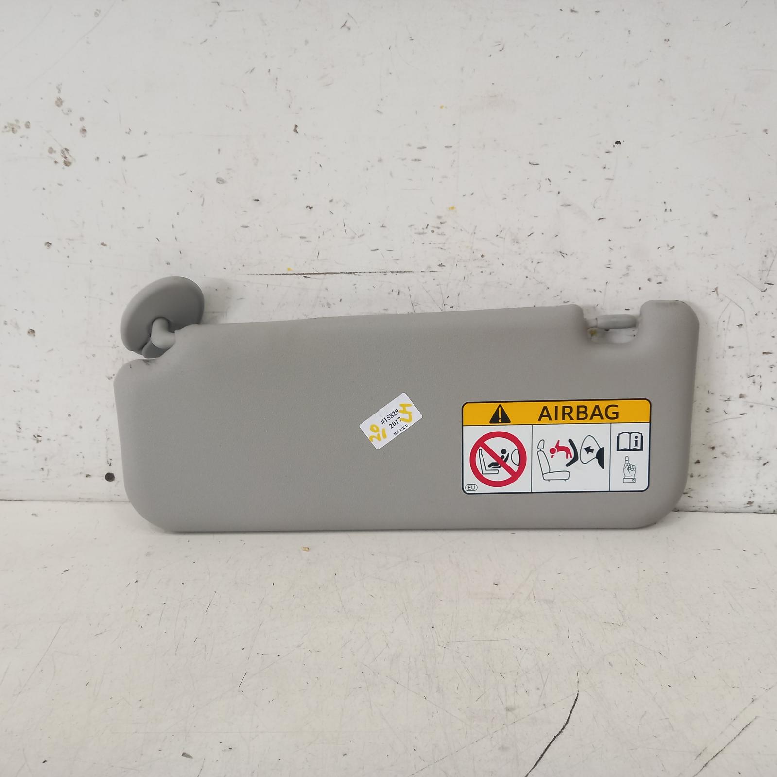 View Auto part Sunvisor Toyota Hilux 2017