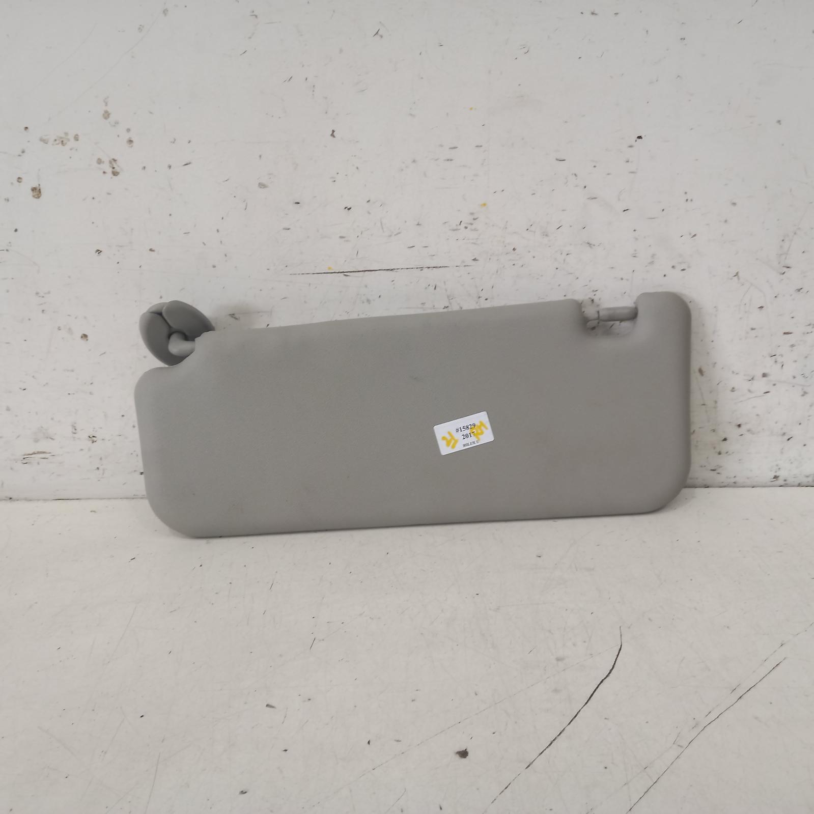 View Auto part Sunvisor Toyota Hilux 2017