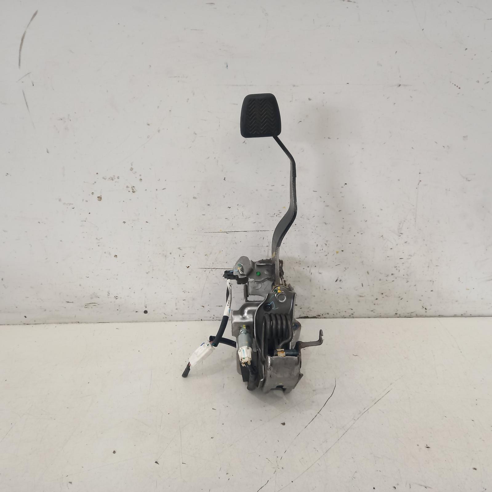 View Auto part Pedal Assembly Toyota Hilux 2017